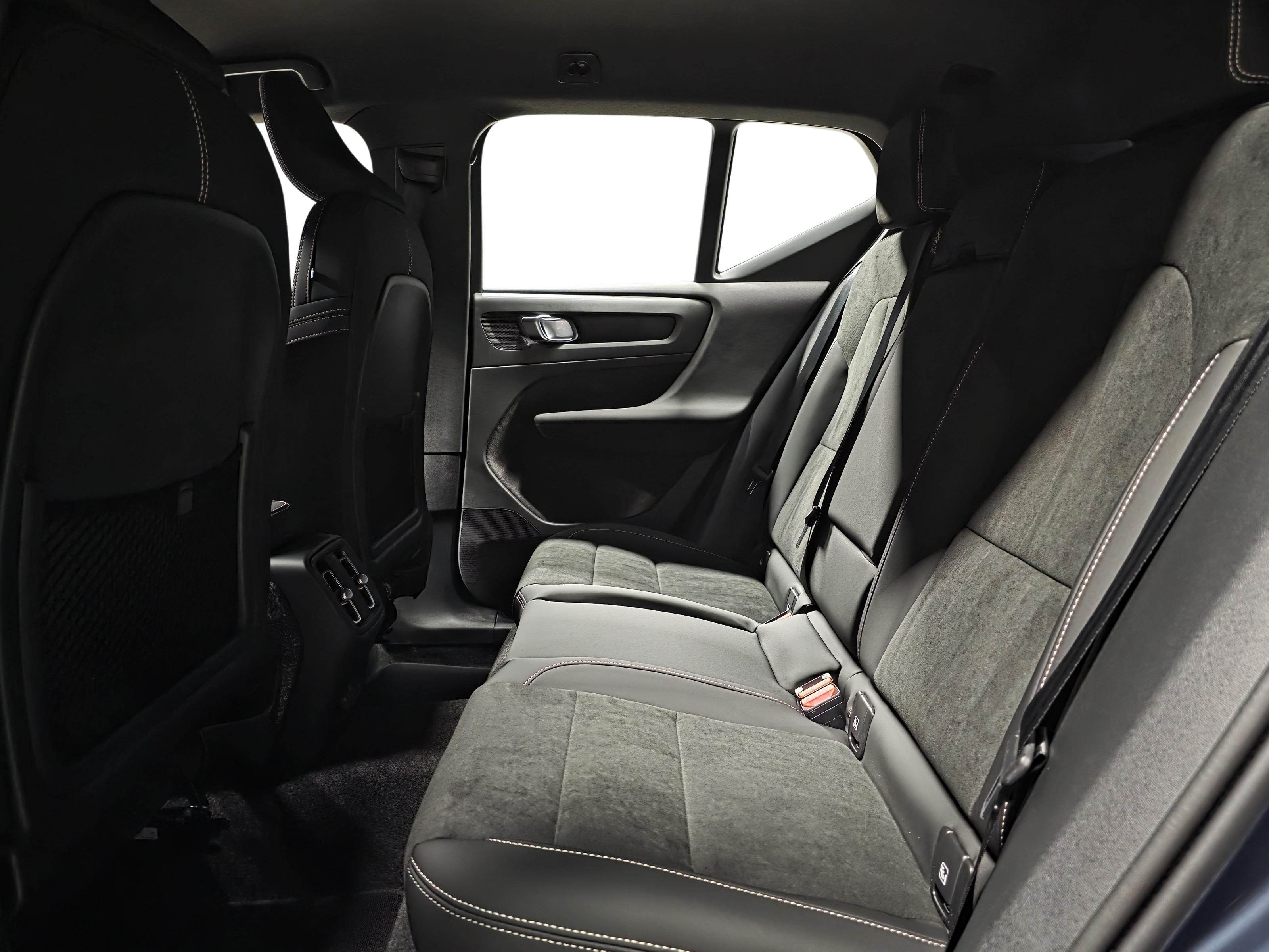 Volvo EX40 9