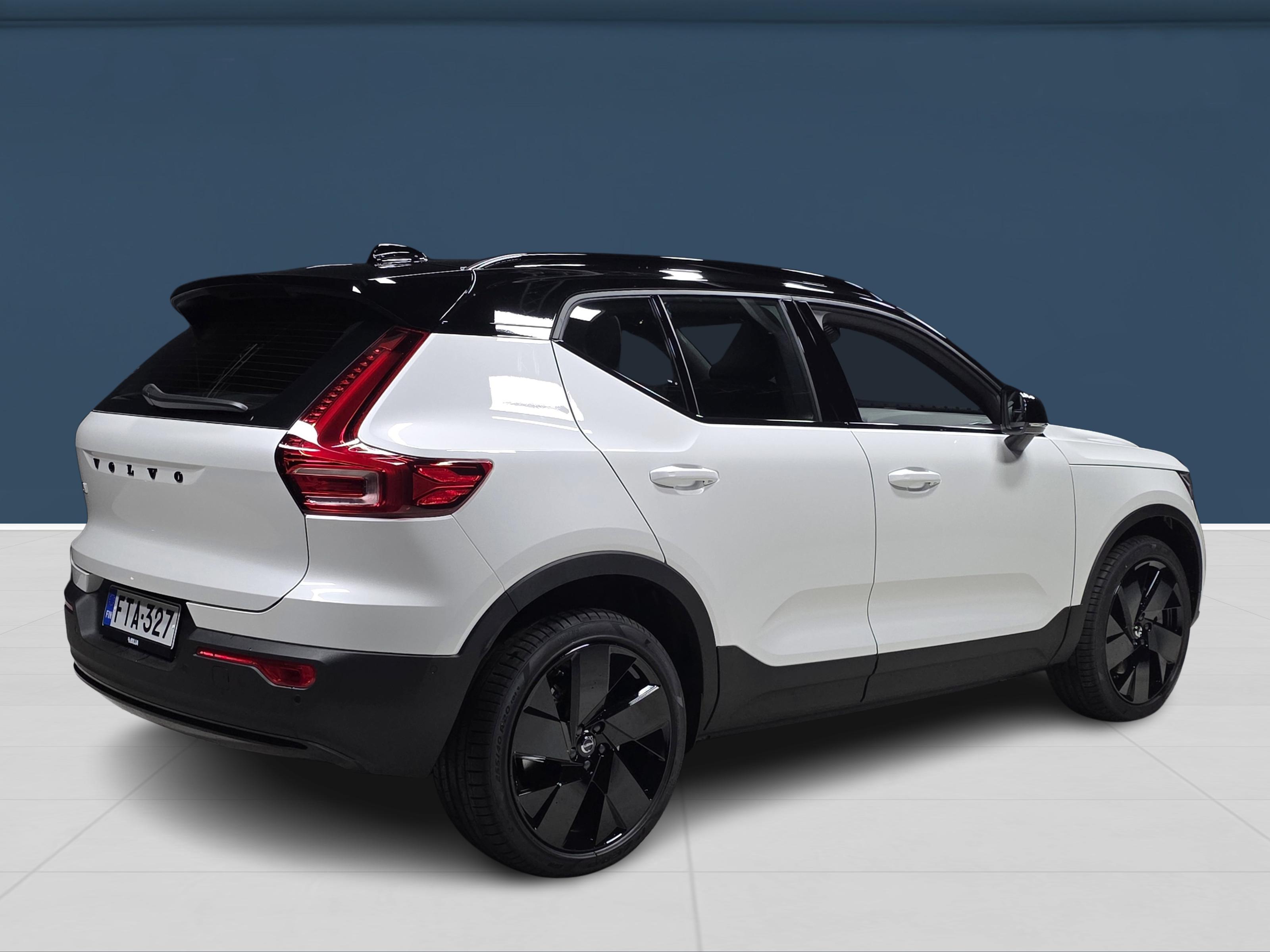 Volvo EX40 4