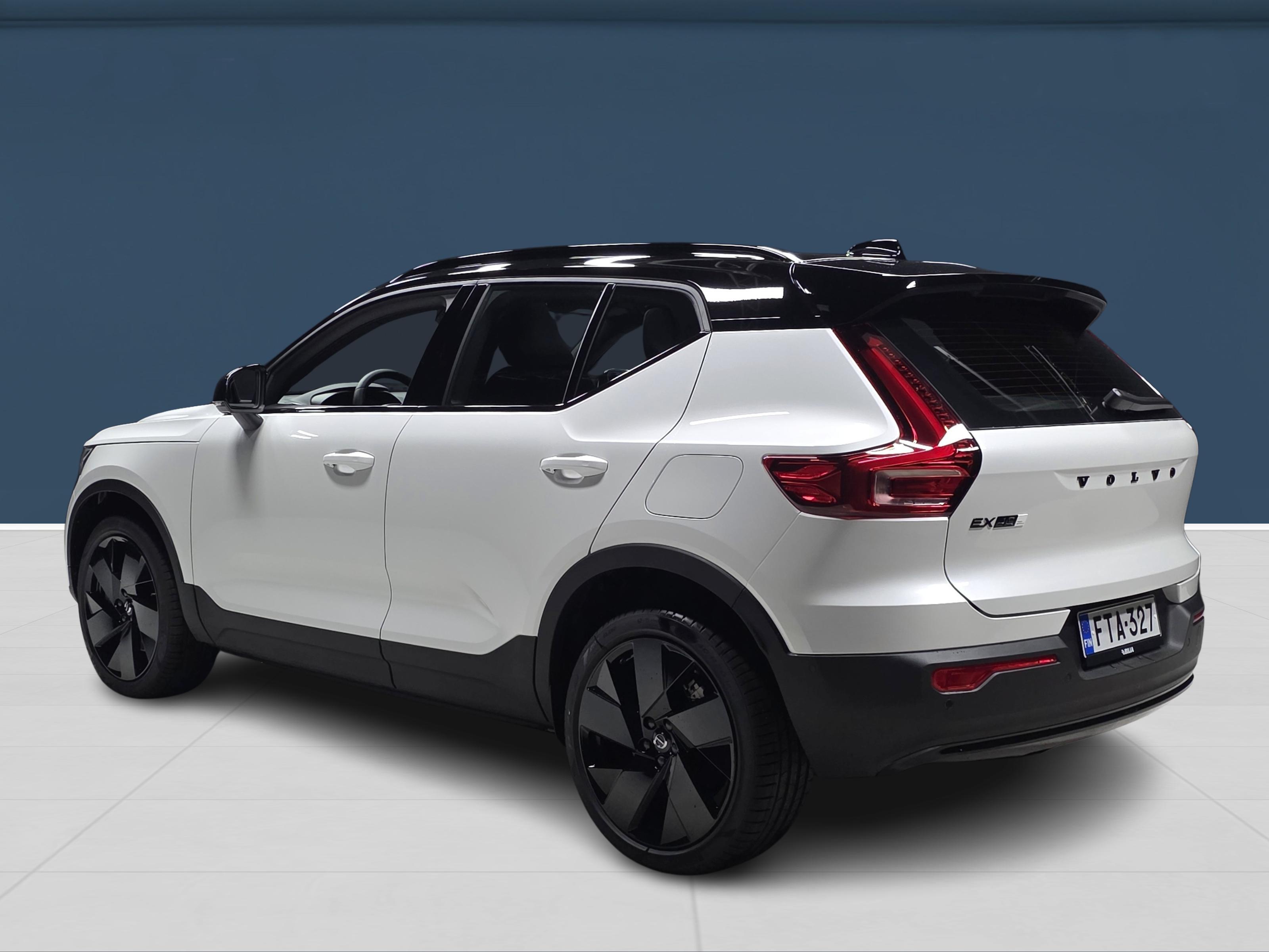 Volvo EX40 6