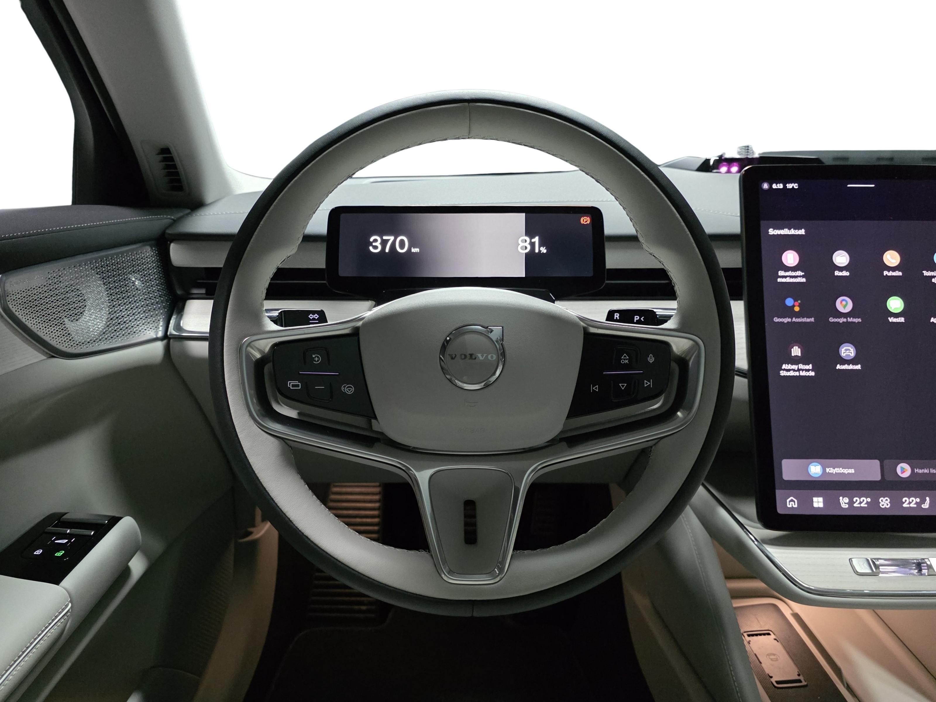 Volvo ES90 10