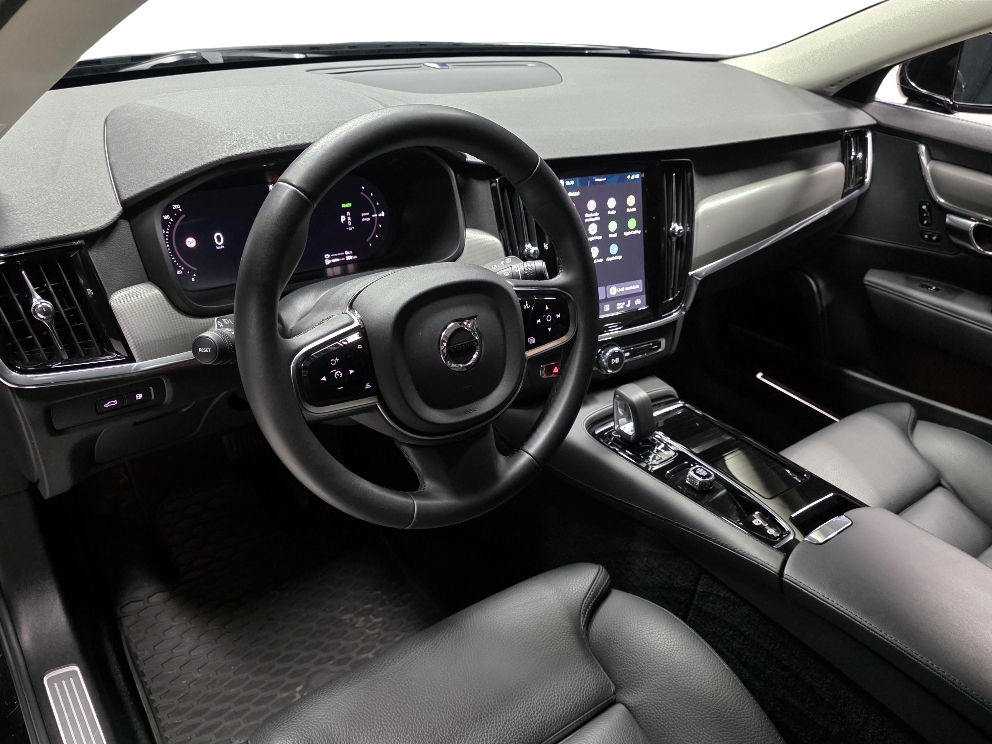 Volvo V90 8