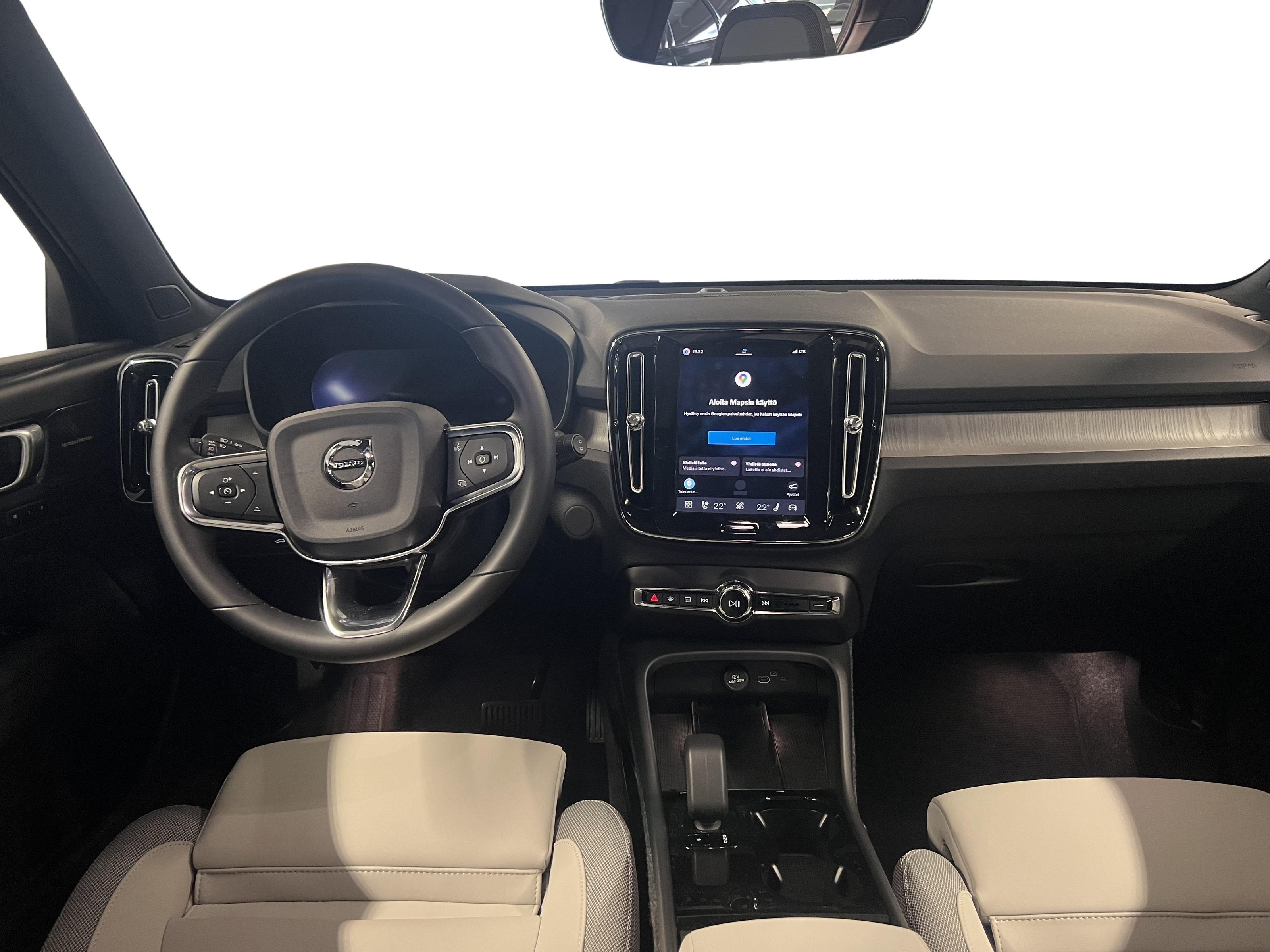 Volvo EX40 10