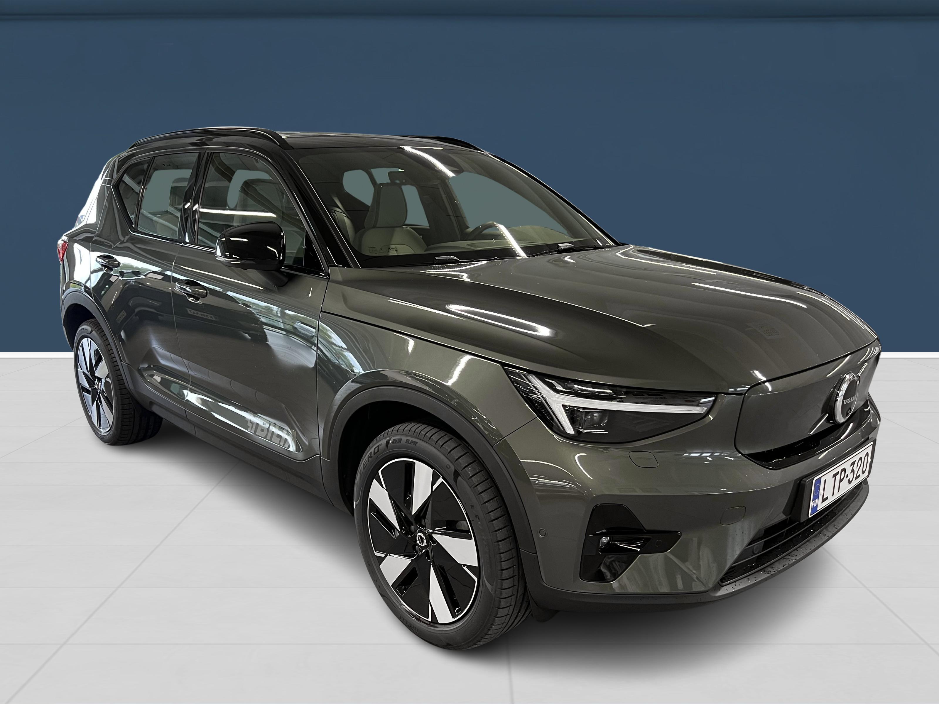Volvo EX40 3