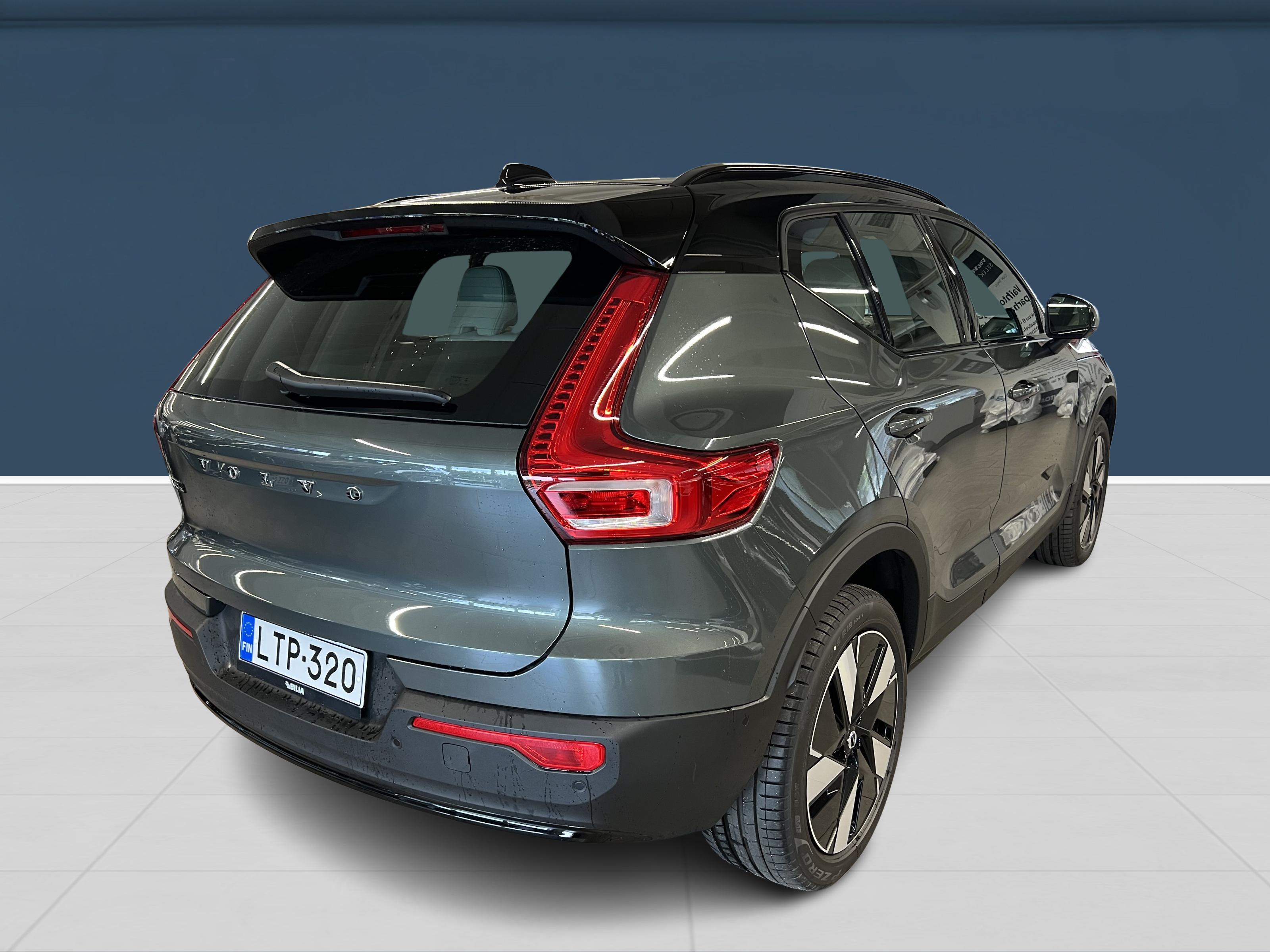 Volvo EX40 4