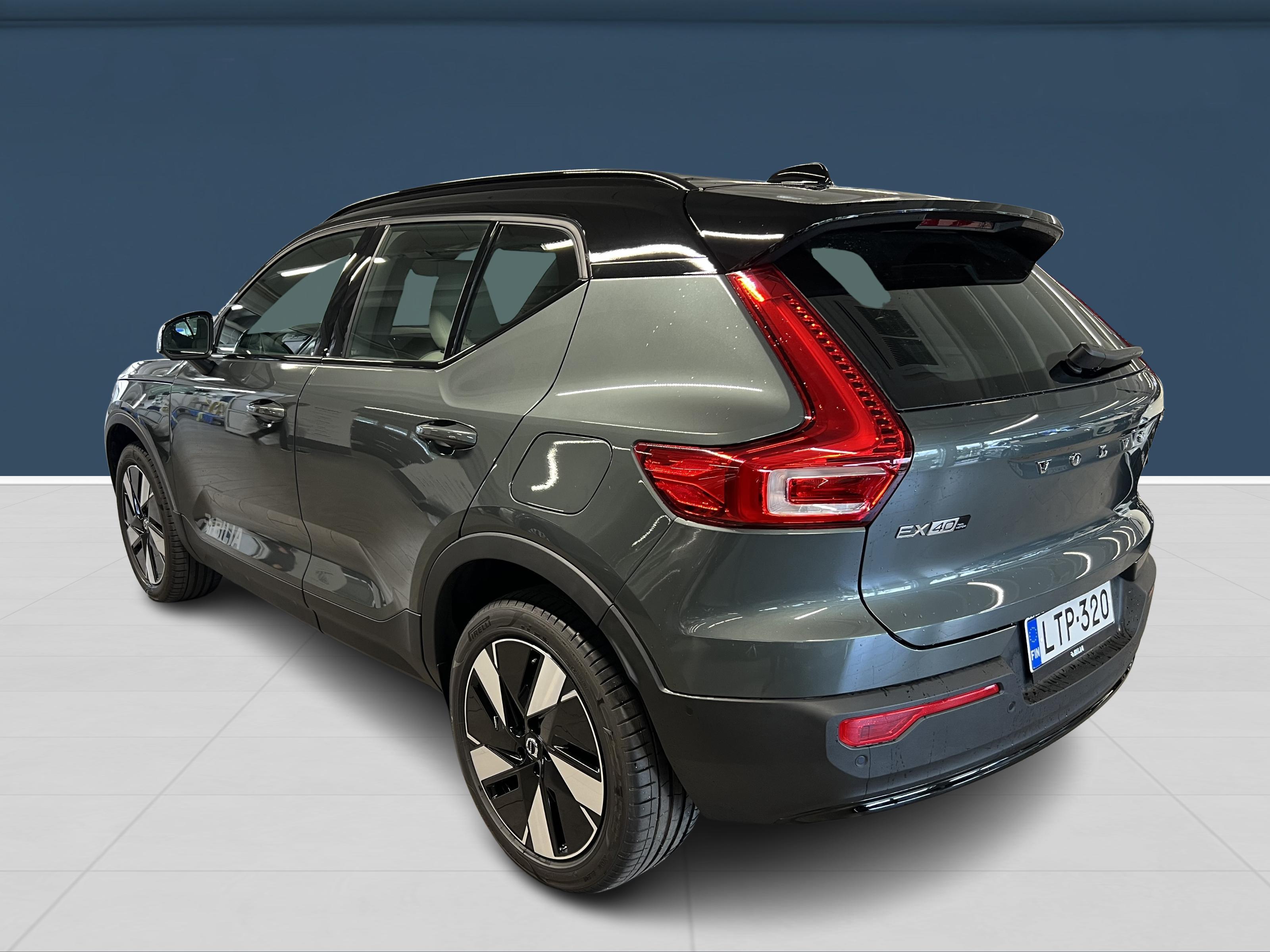 Volvo EX40 6