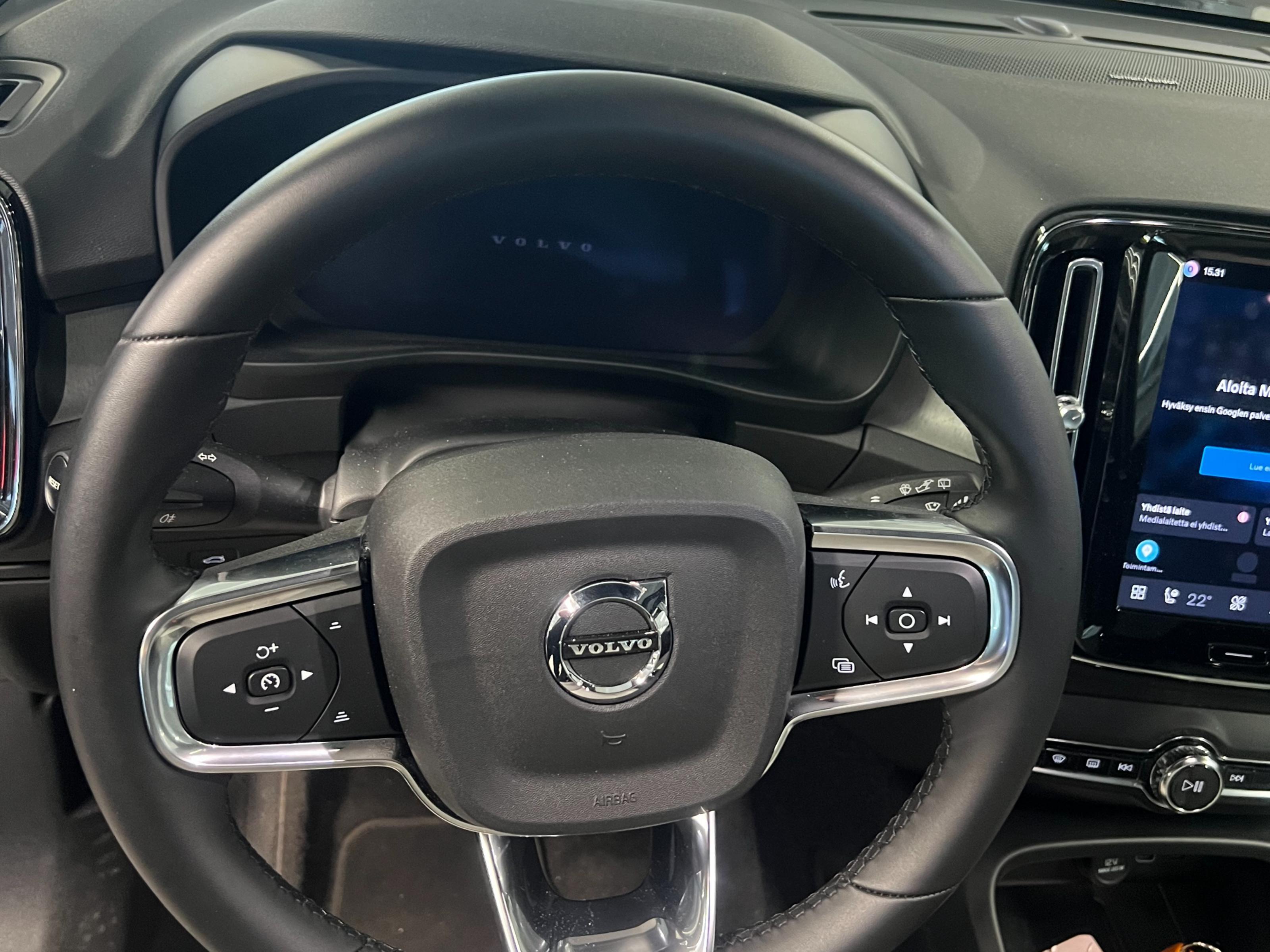 Volvo EX40 7