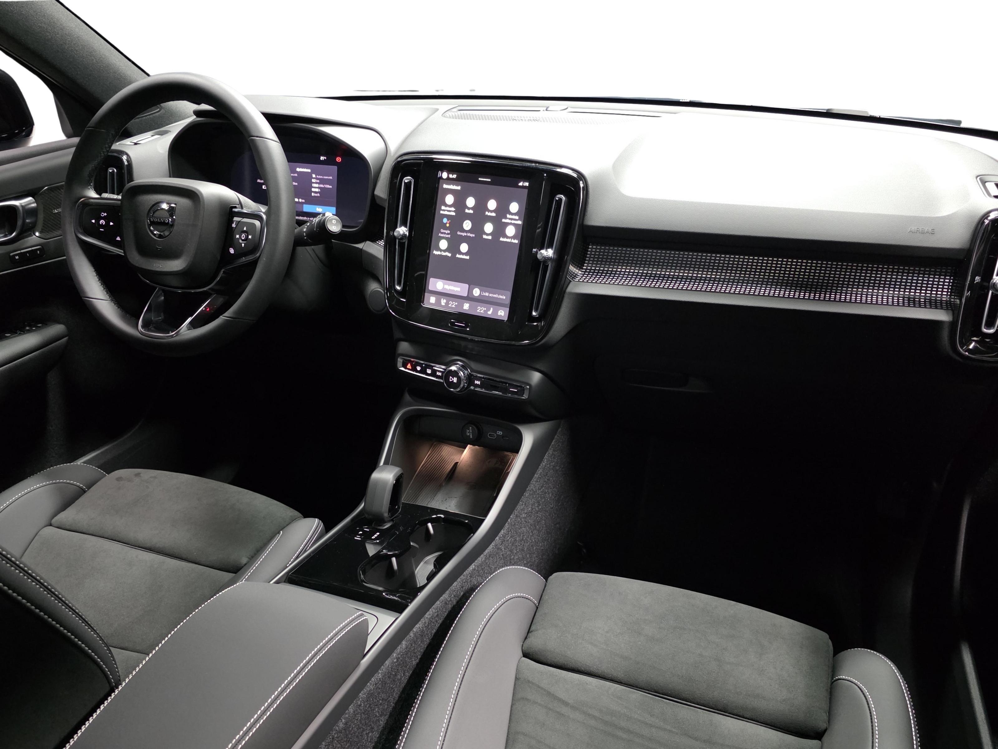 Volvo EX40 17