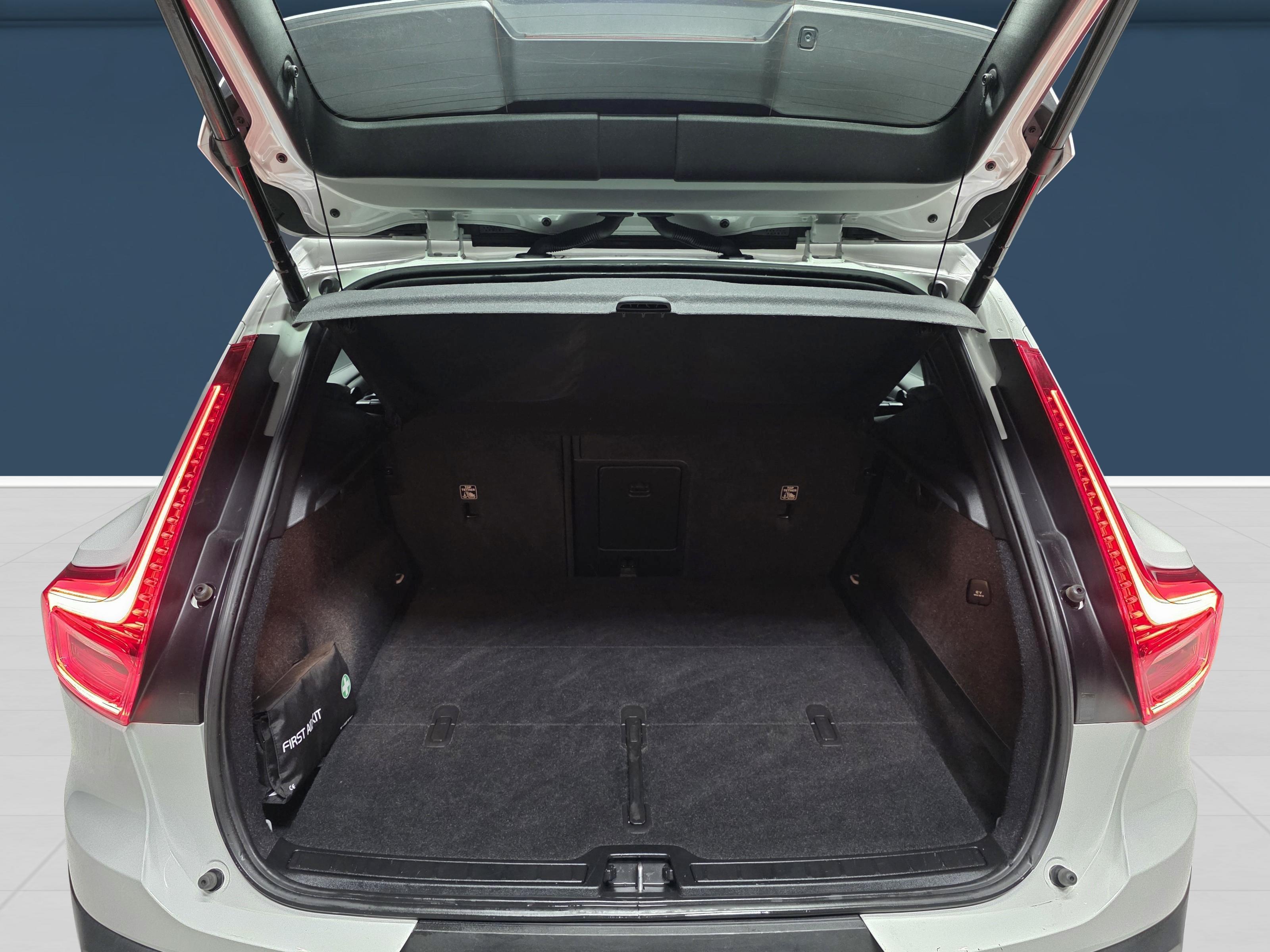 Volvo XC40 11