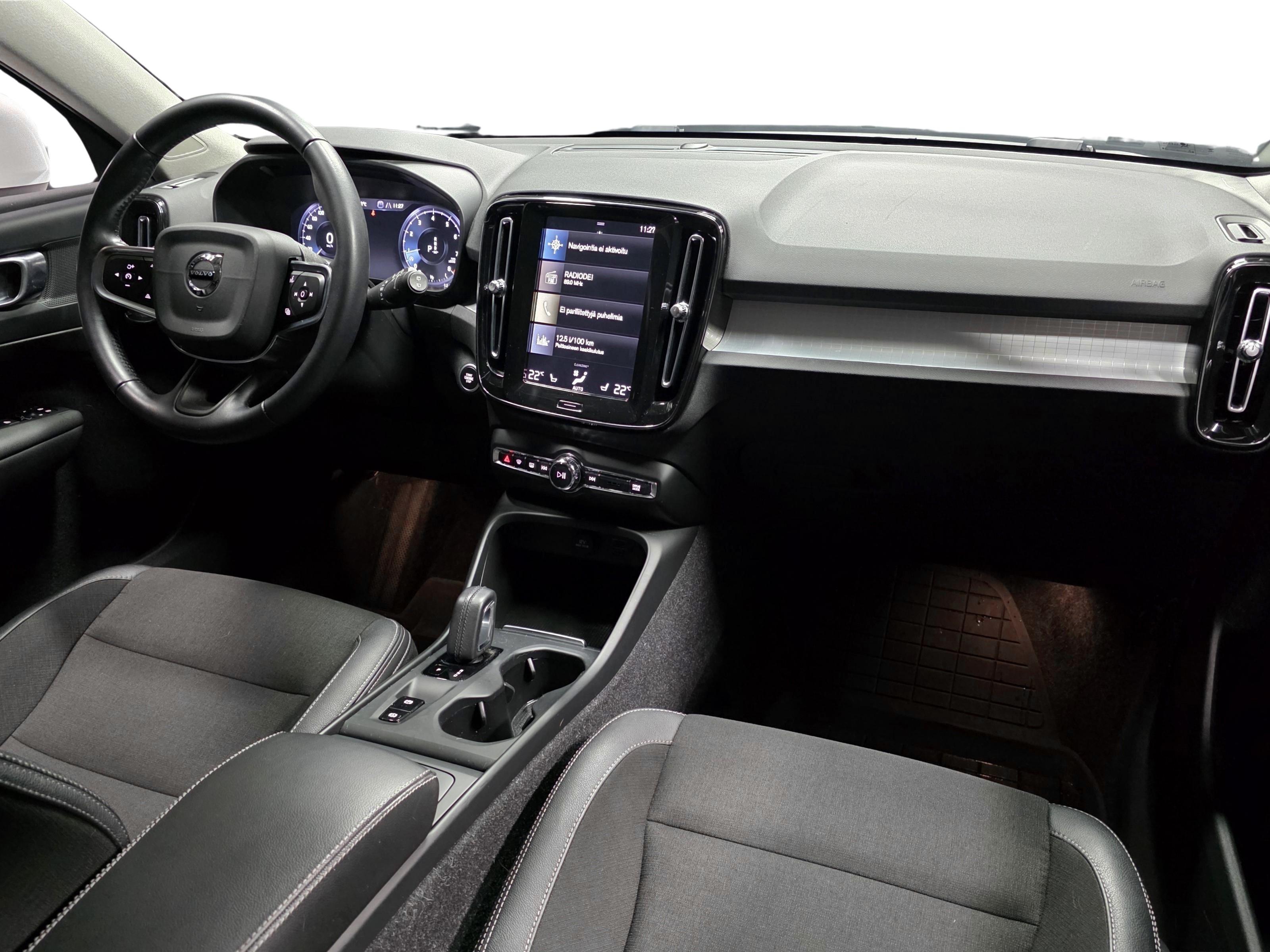 Volvo XC40 16