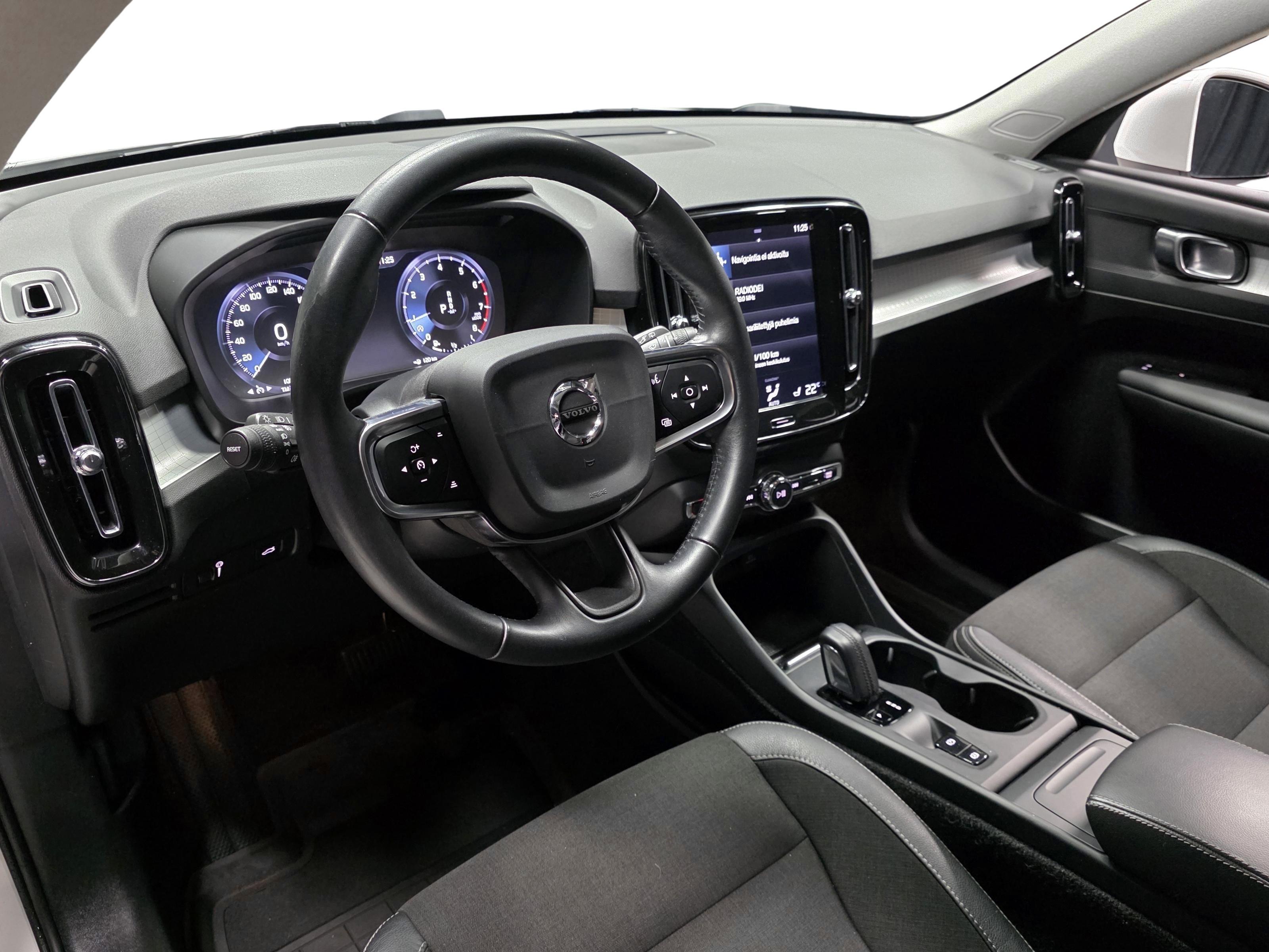 Volvo XC40 8