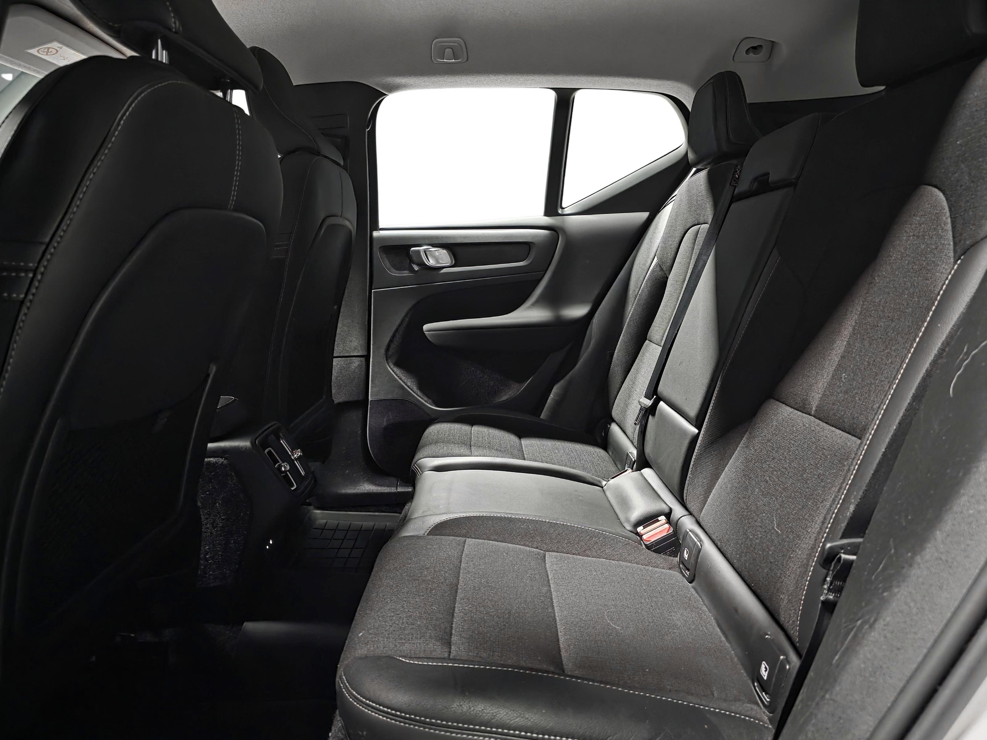 Volvo XC40 9