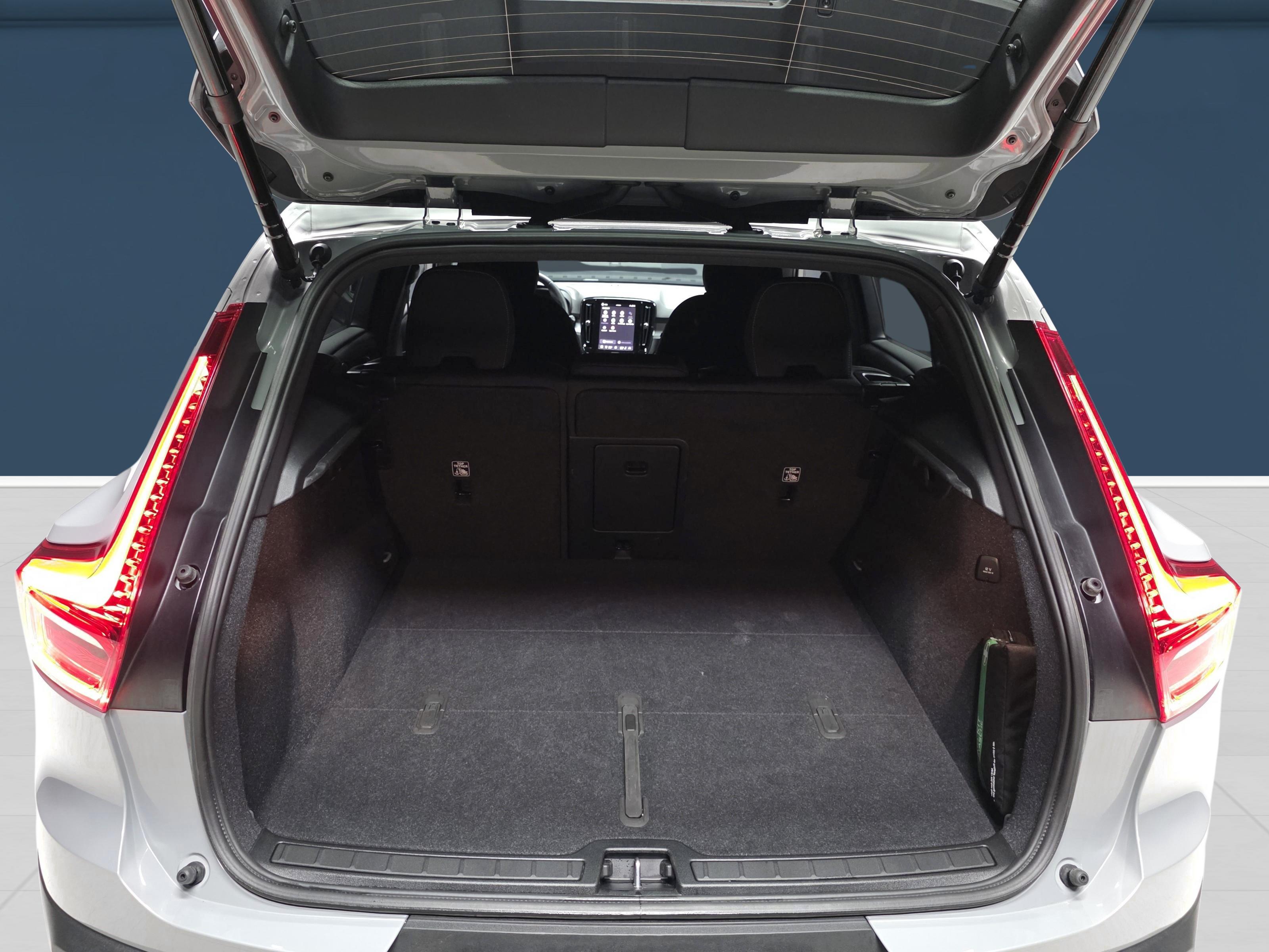 Volvo XC40 11