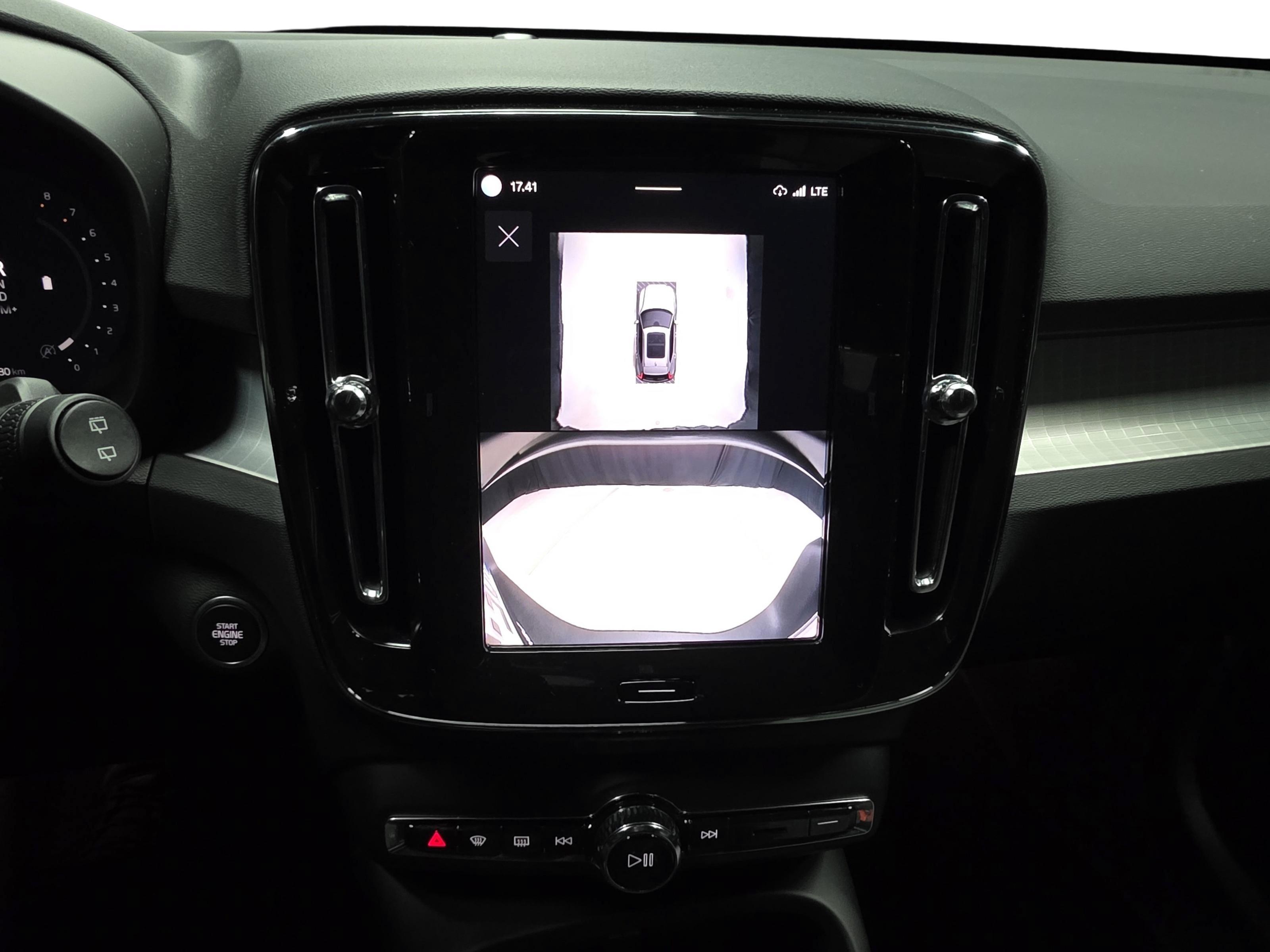 Volvo XC40 12