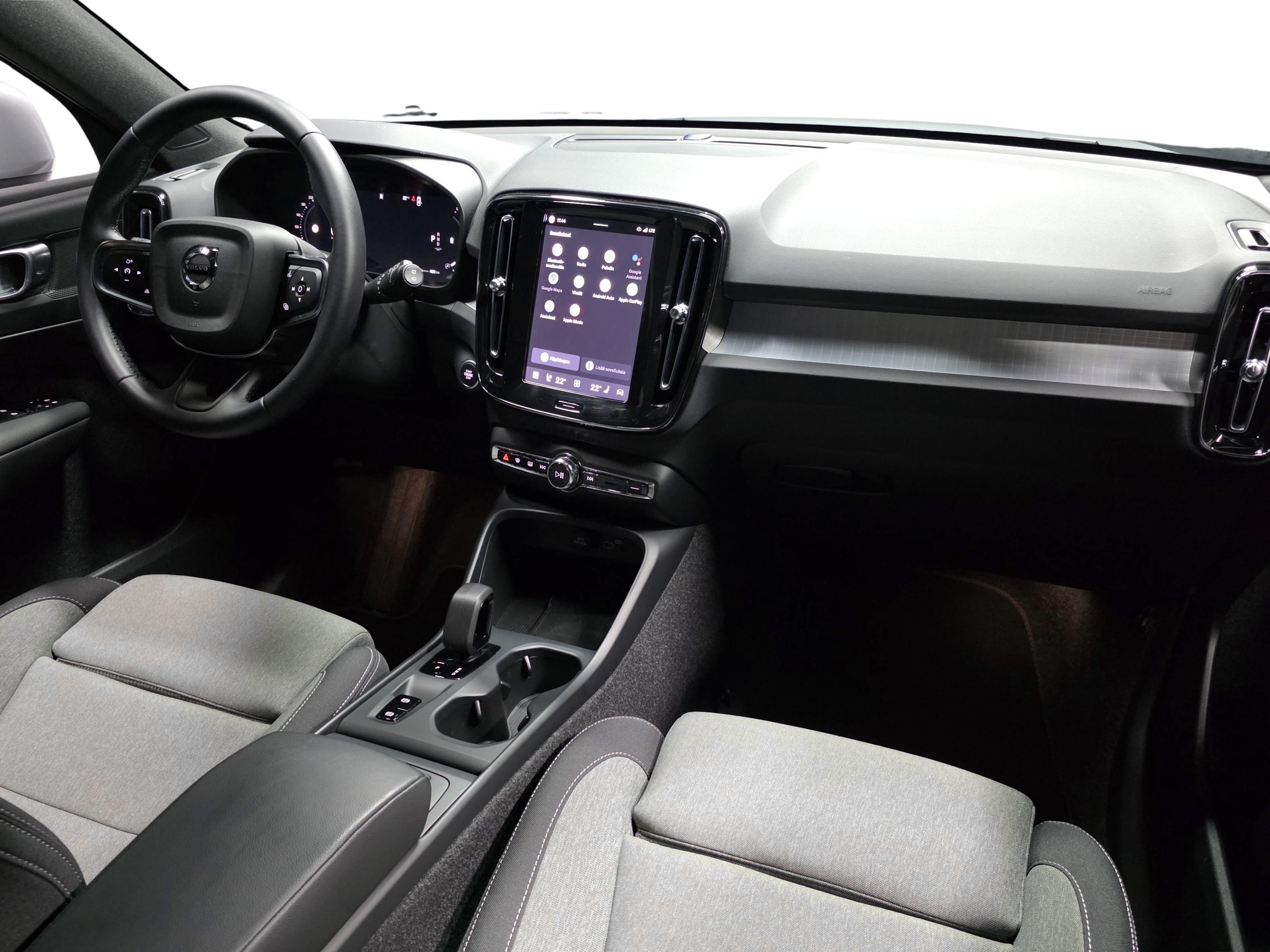 Volvo XC40 15