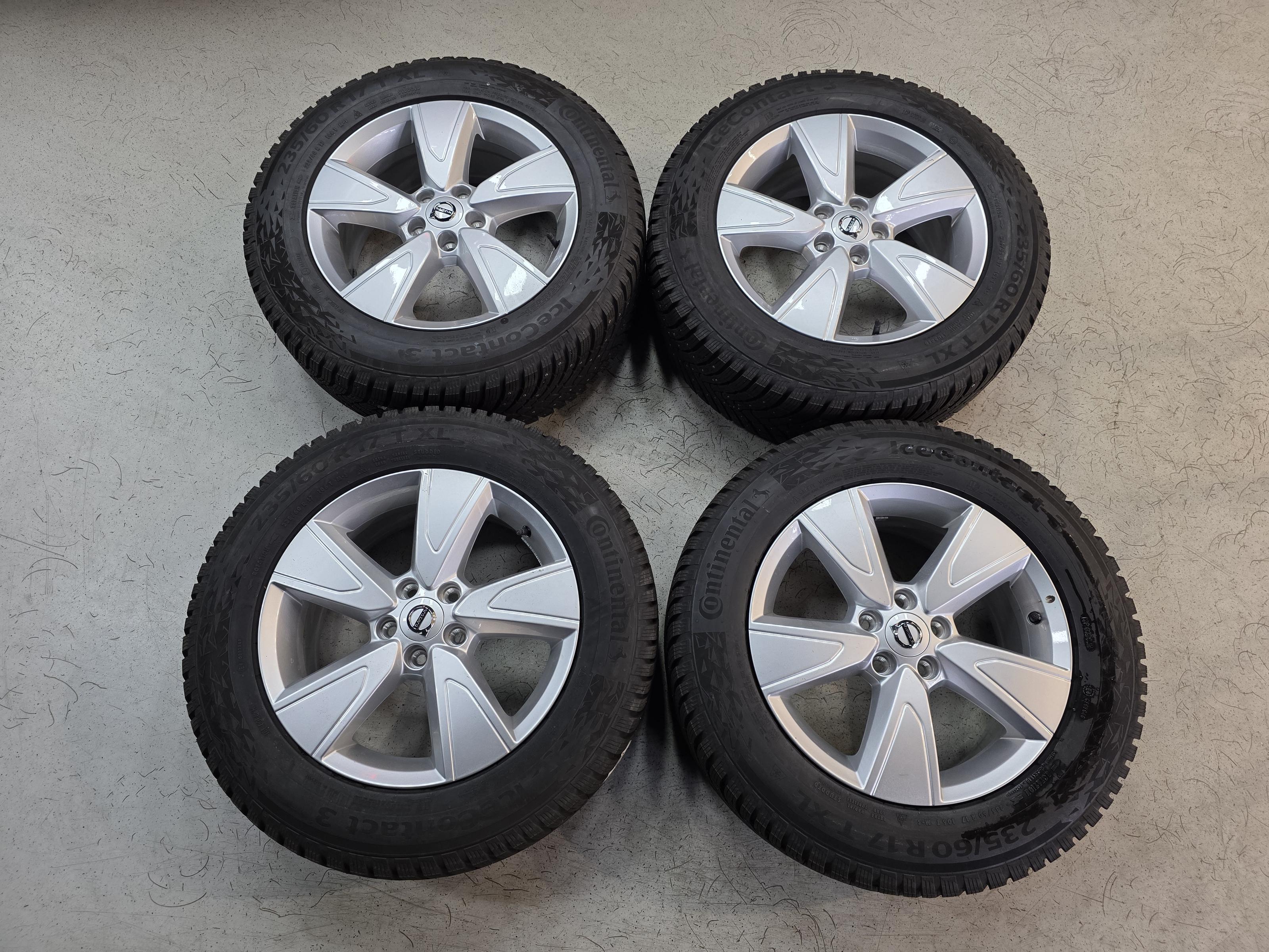 Volvo XC40 16