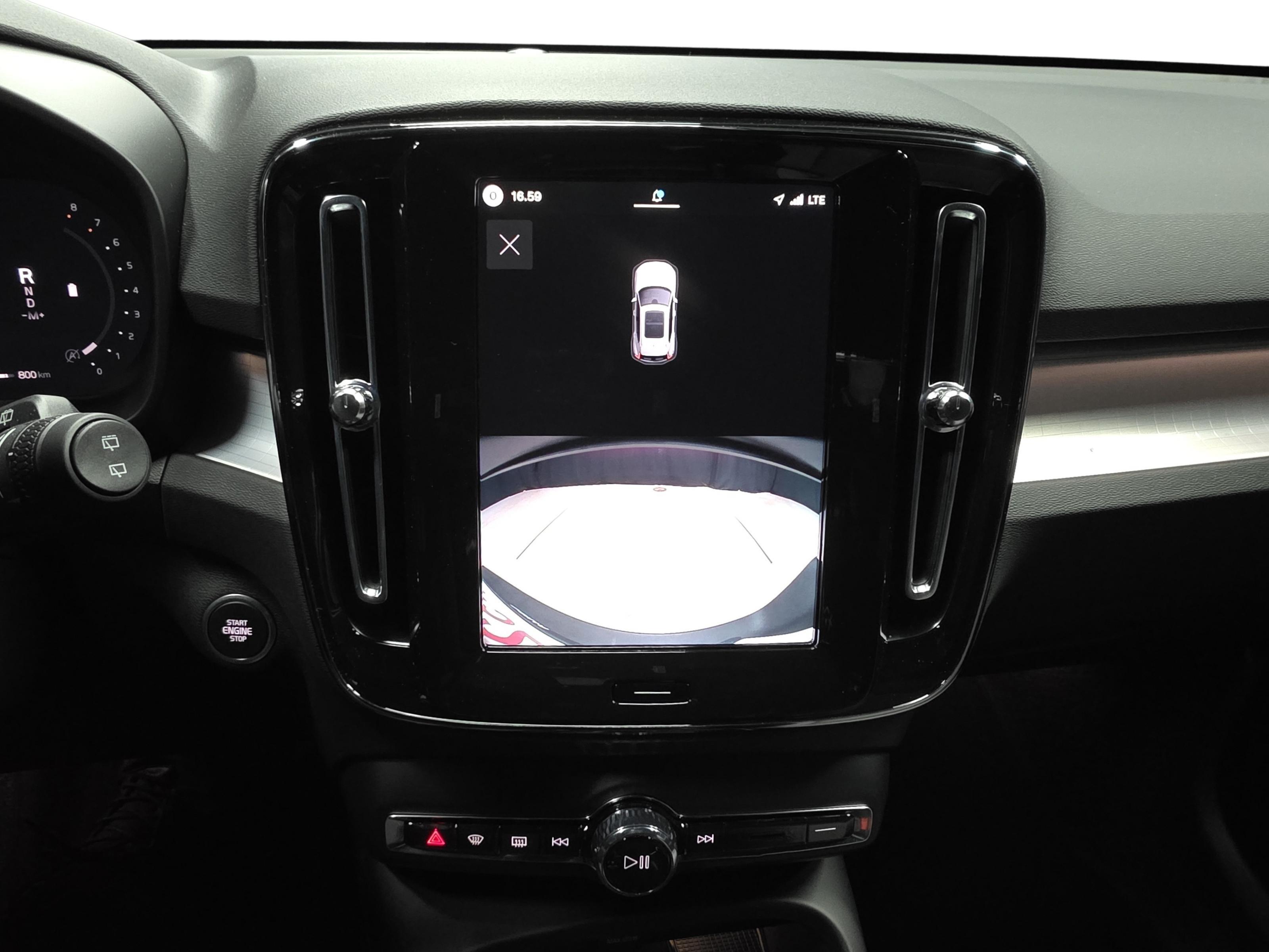 Volvo XC40 14