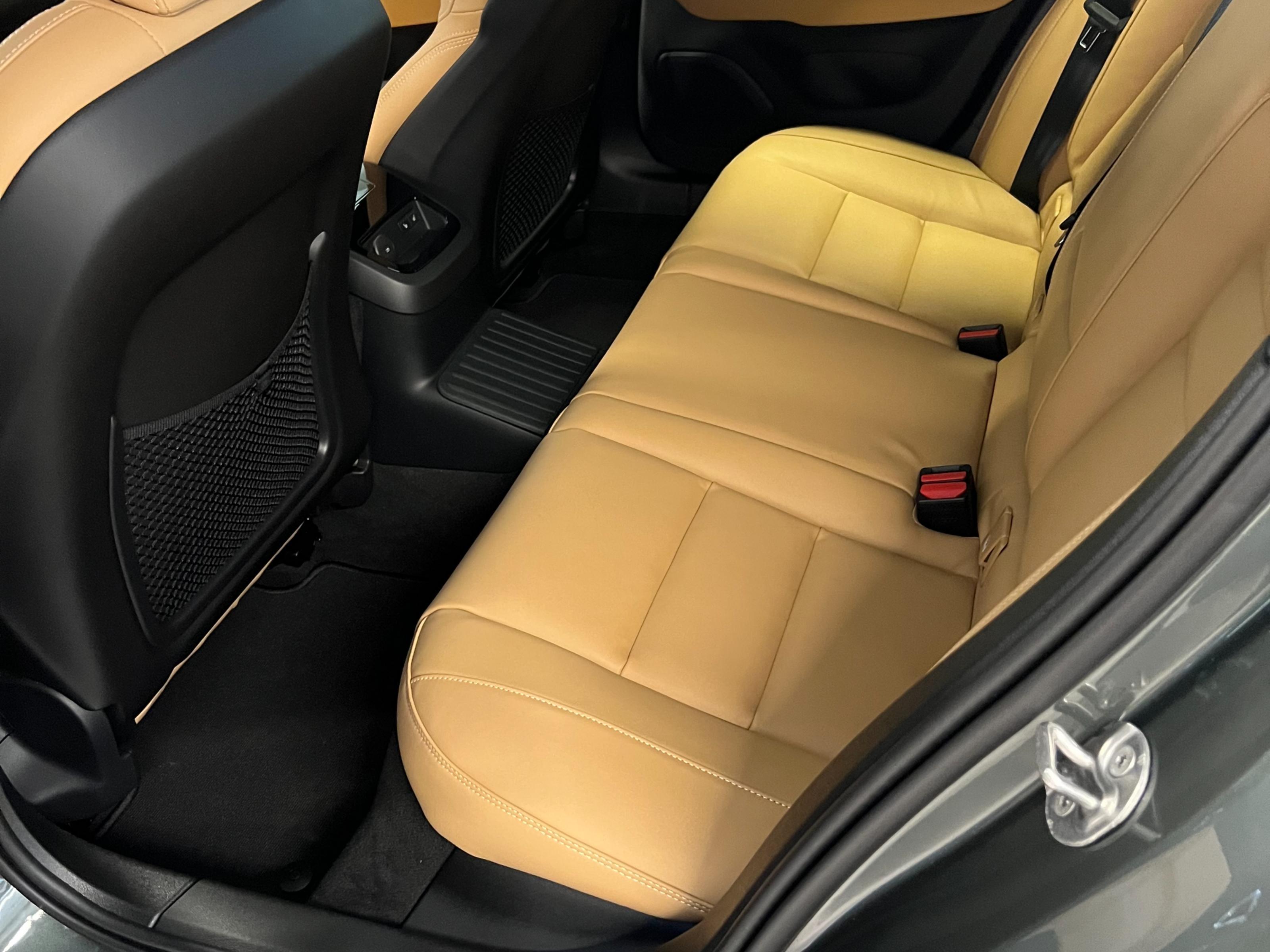 Volvo V60 9