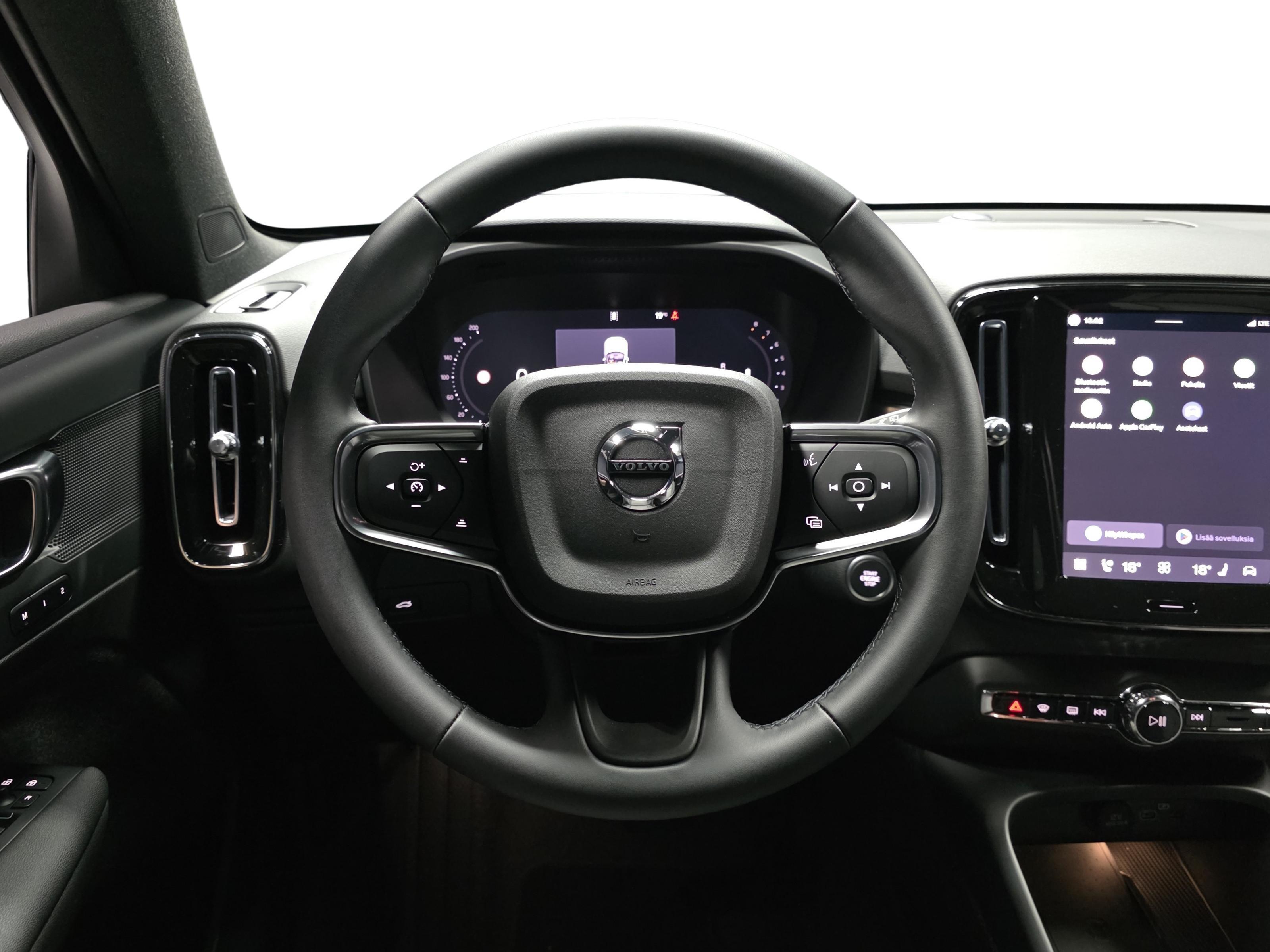 Volvo XC40 10
