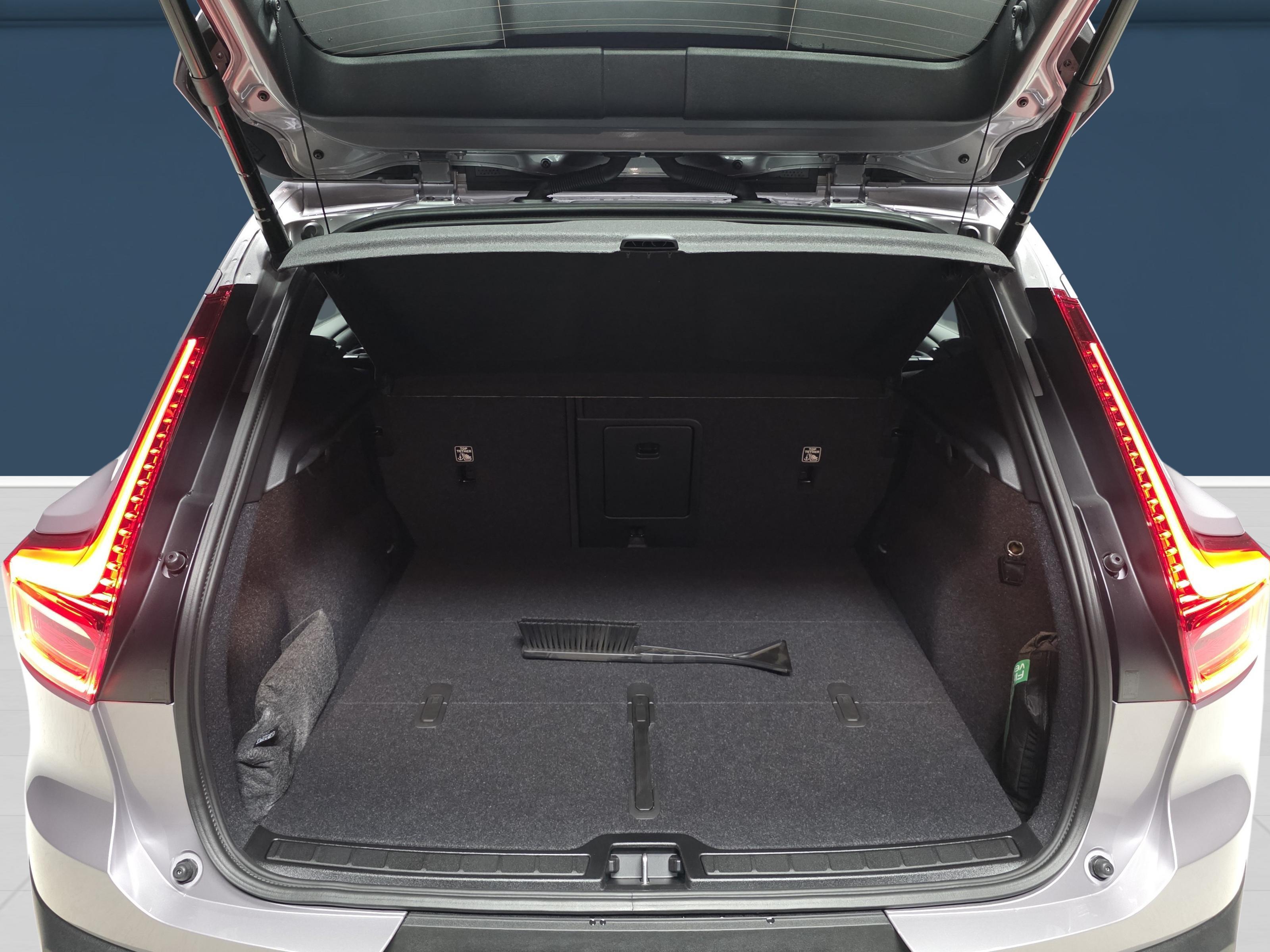 Volvo XC40 11