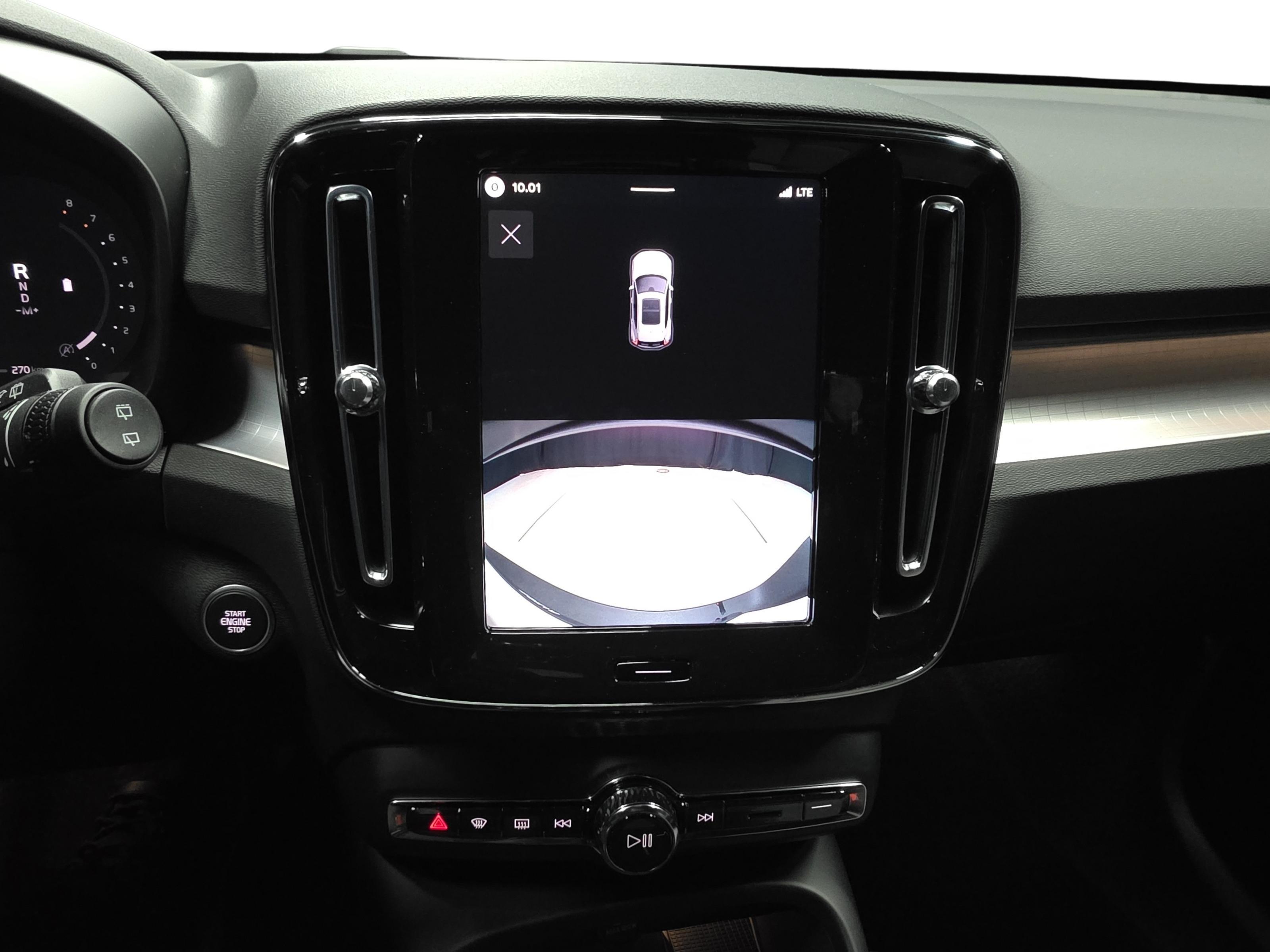 Volvo XC40 12