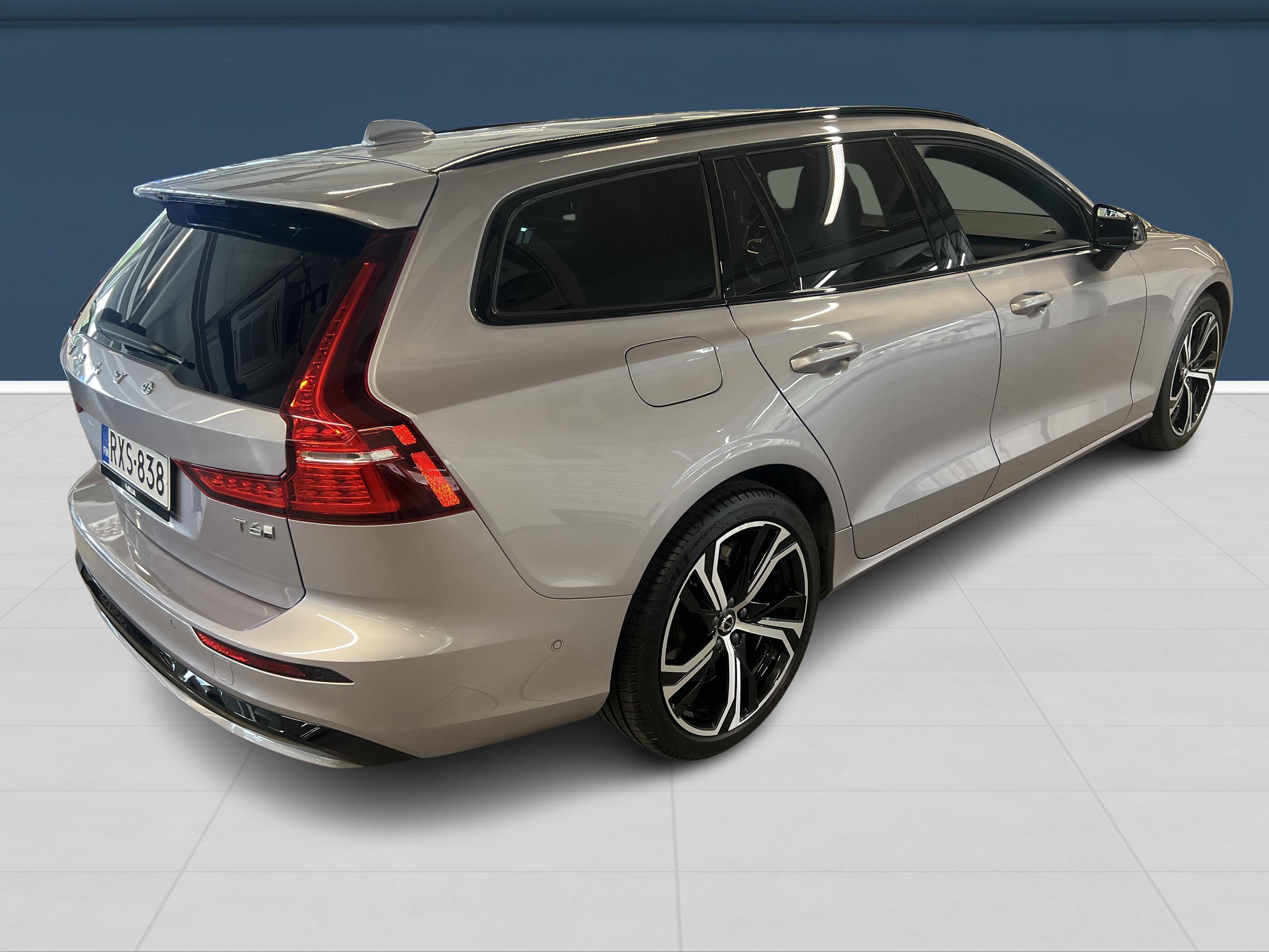 Volvo V60 4