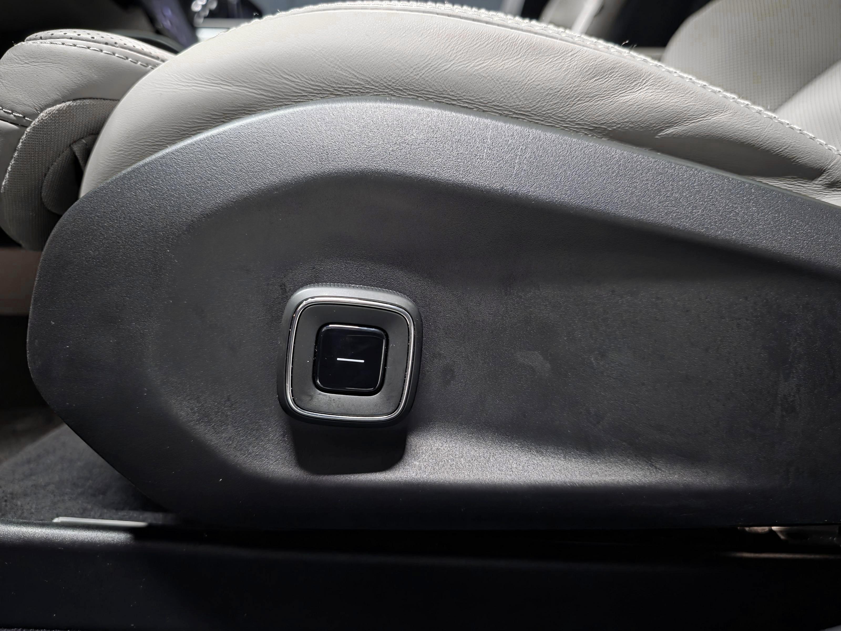 Volvo ES90 15