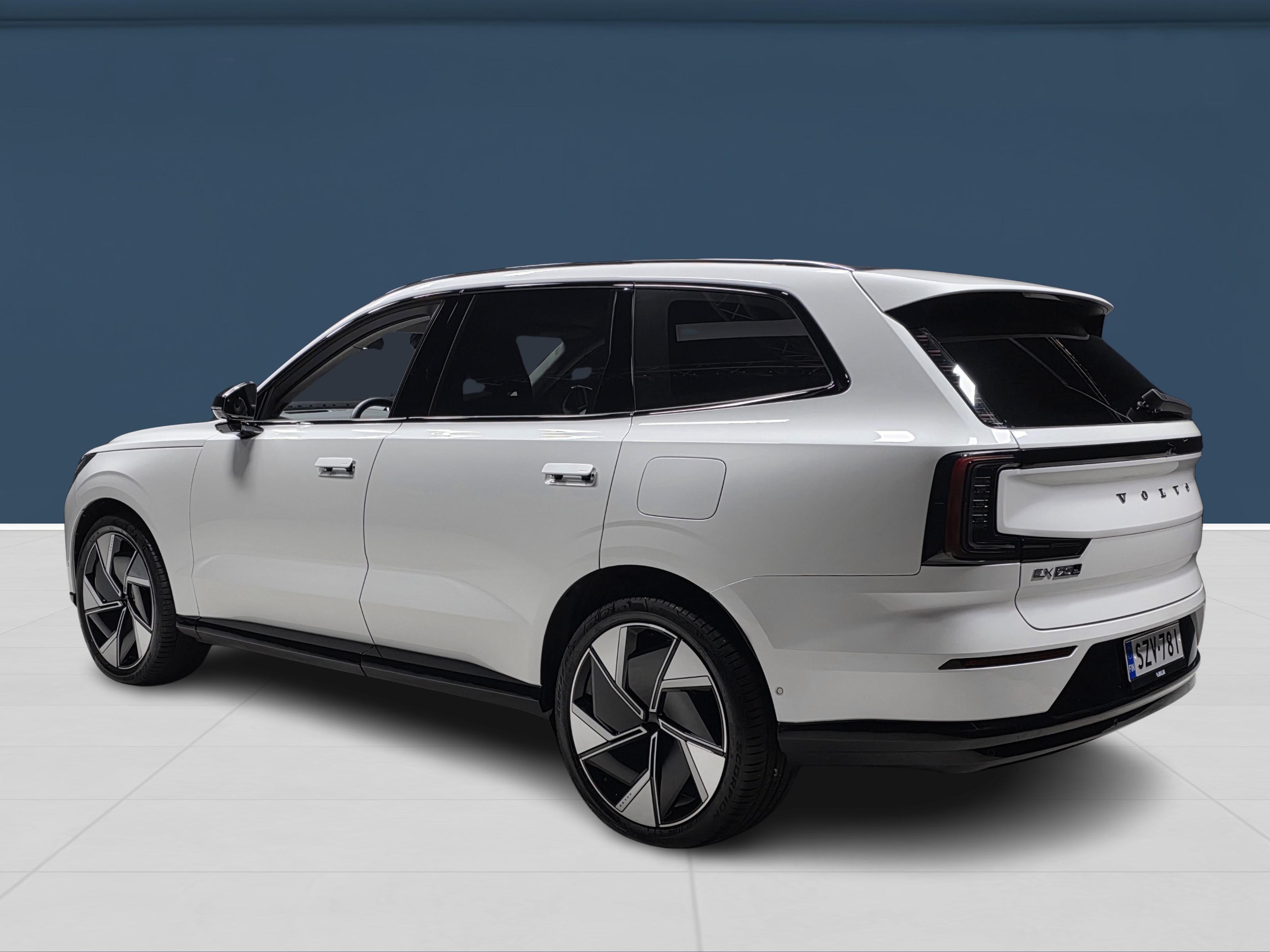 Volvo EX90 6