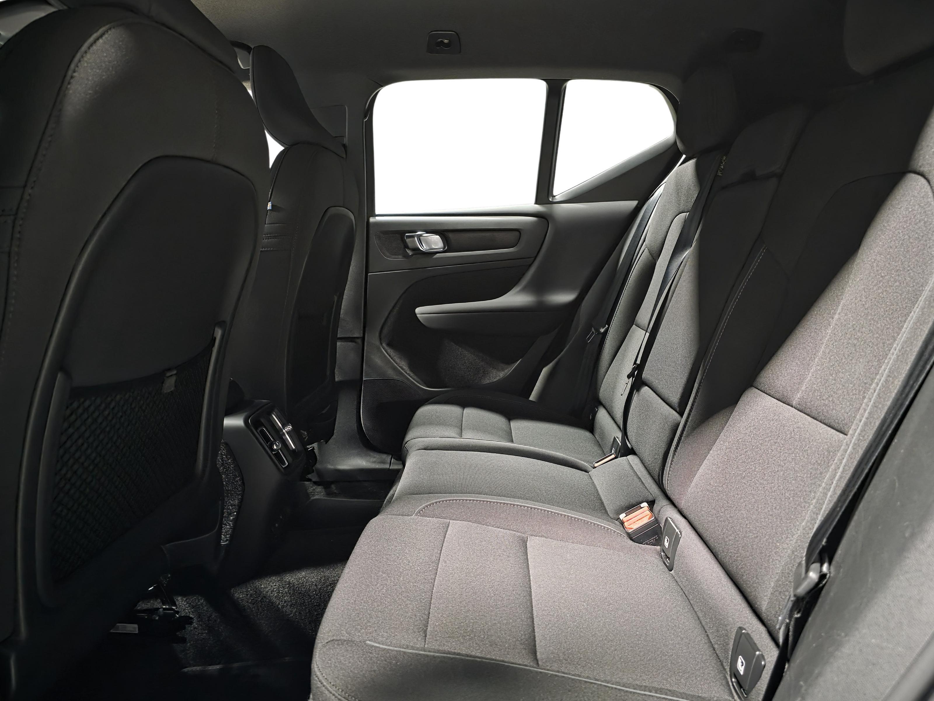 Volvo EX40 9