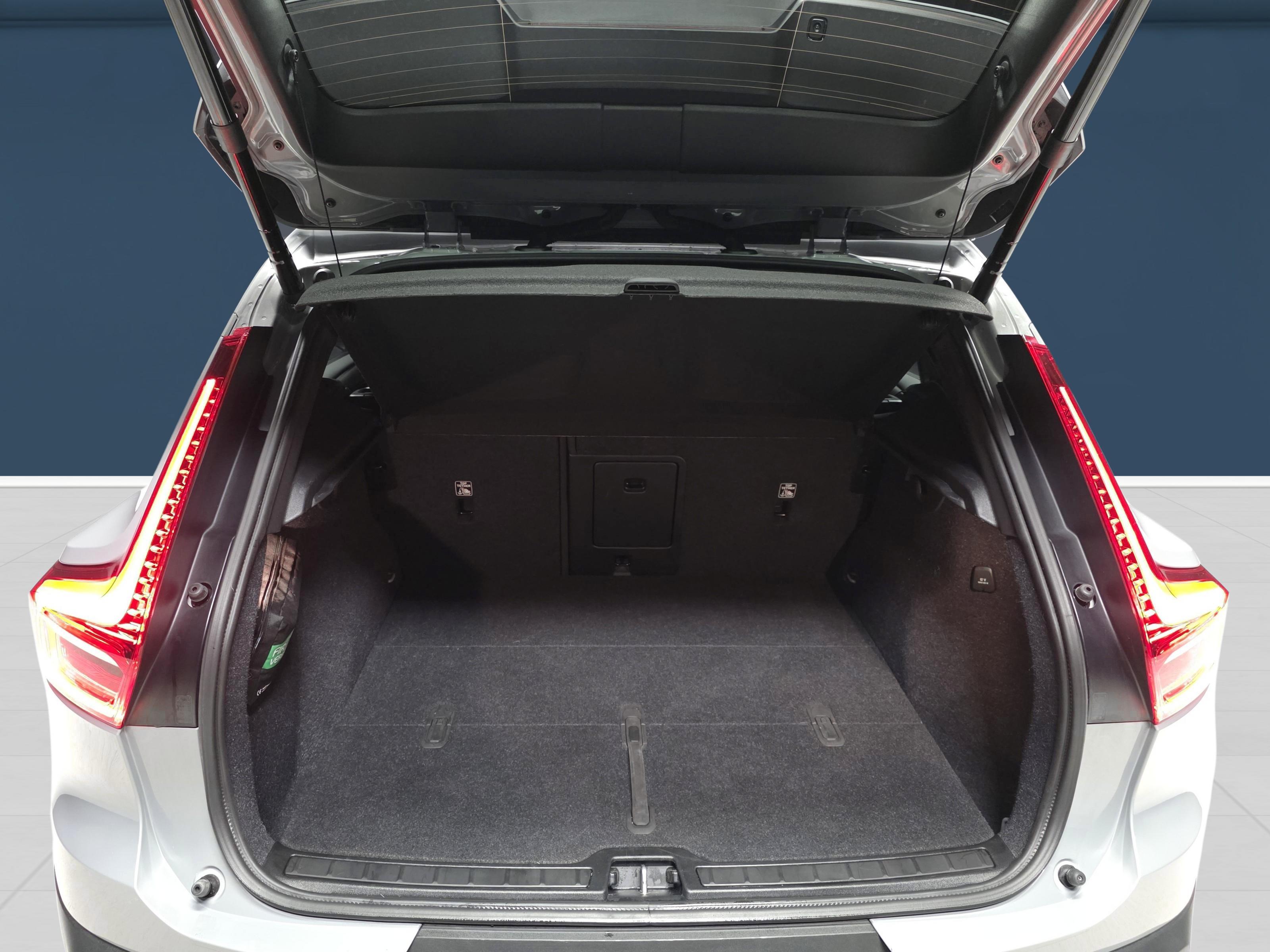 Volvo XC40 11