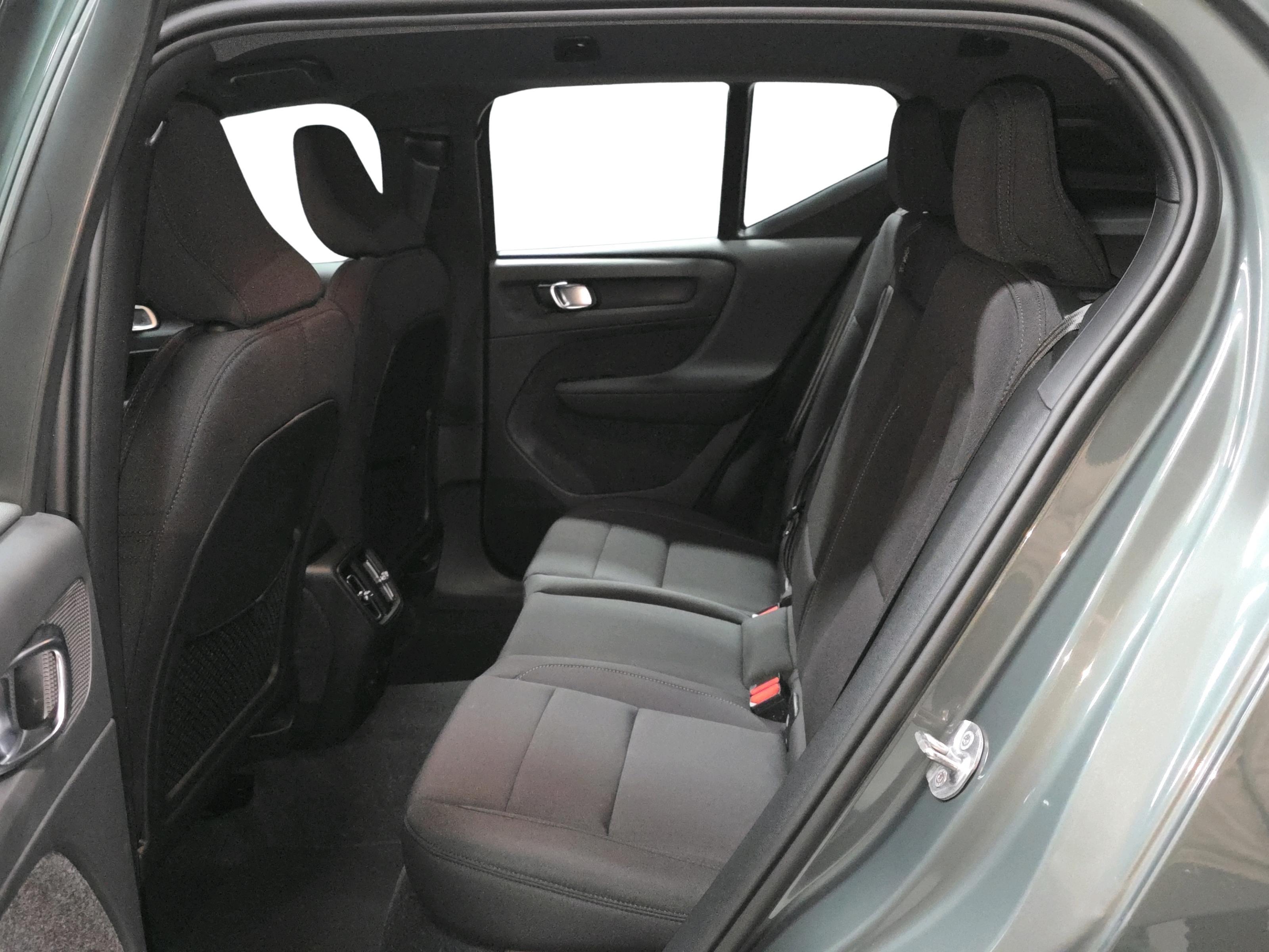 Volvo EX40 9