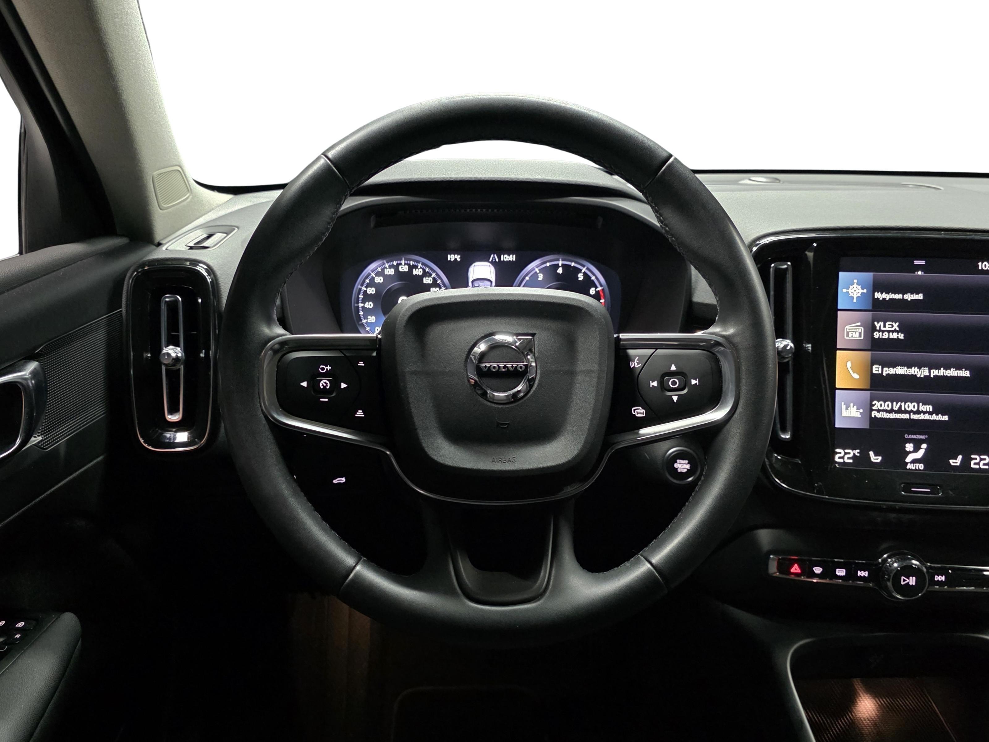 Volvo XC40 10