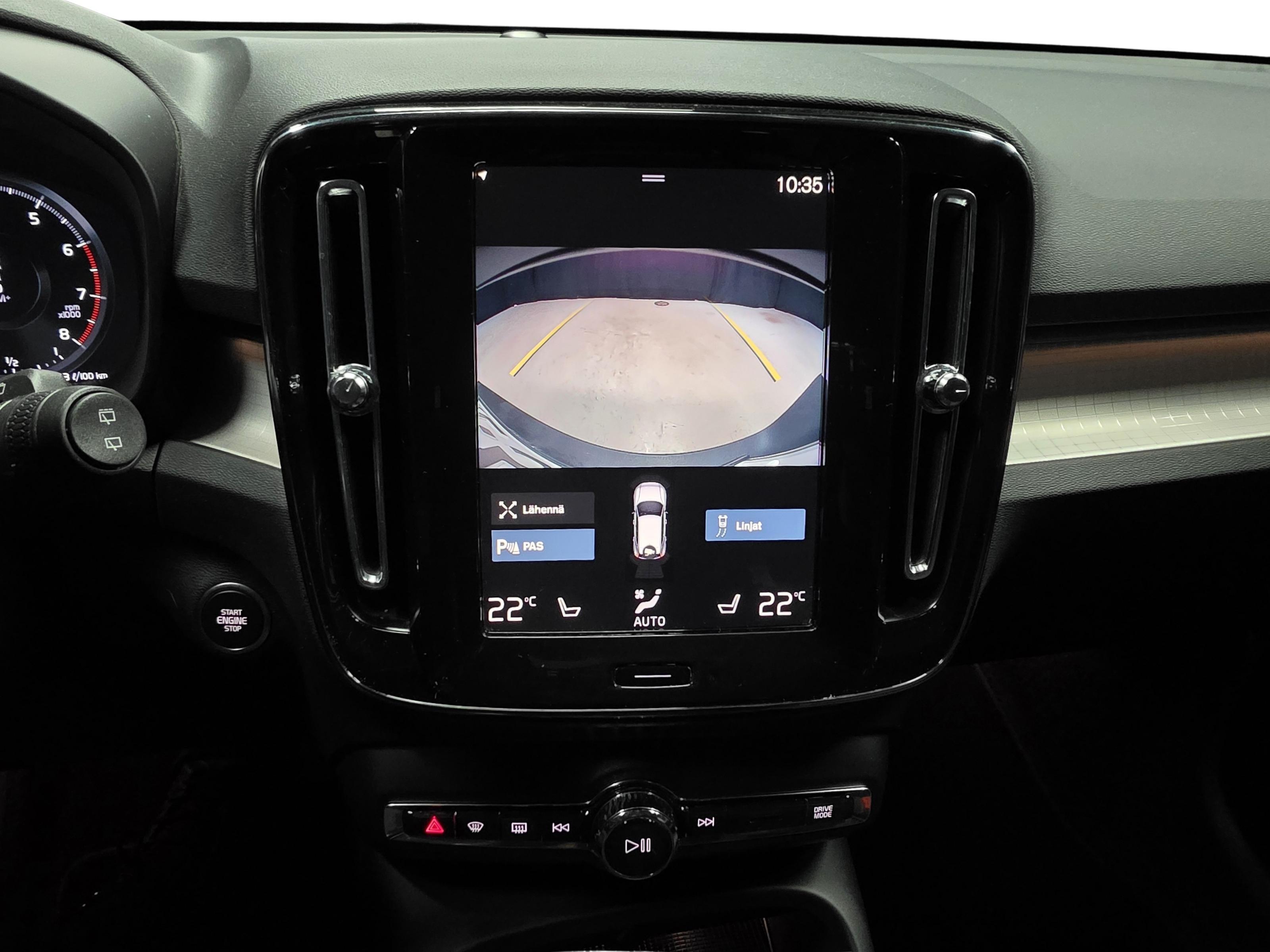 Volvo XC40 14