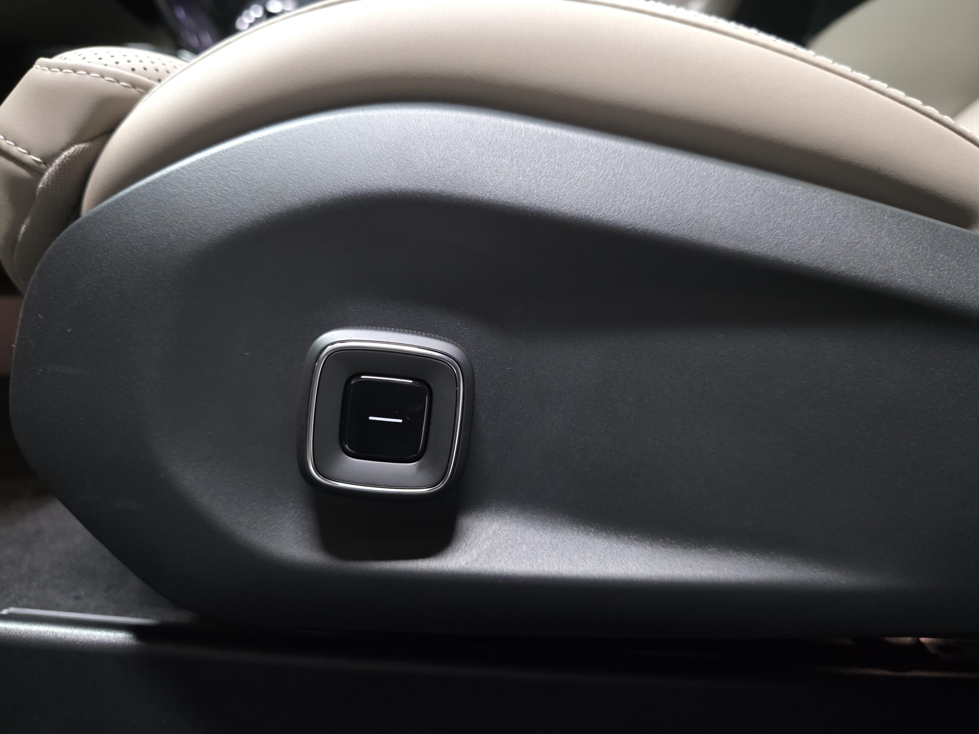 Volvo ES90 15