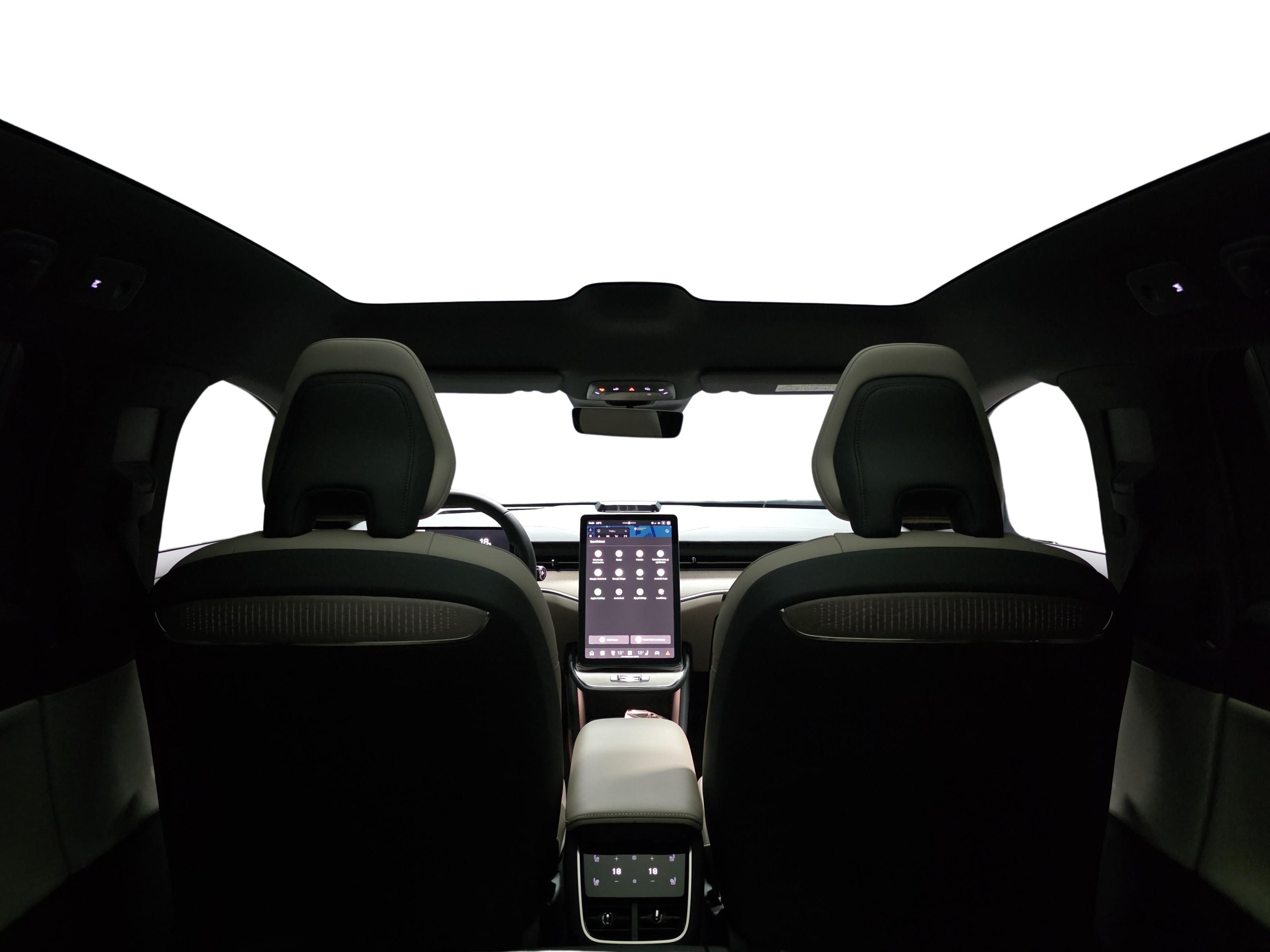 Volvo ES90 16