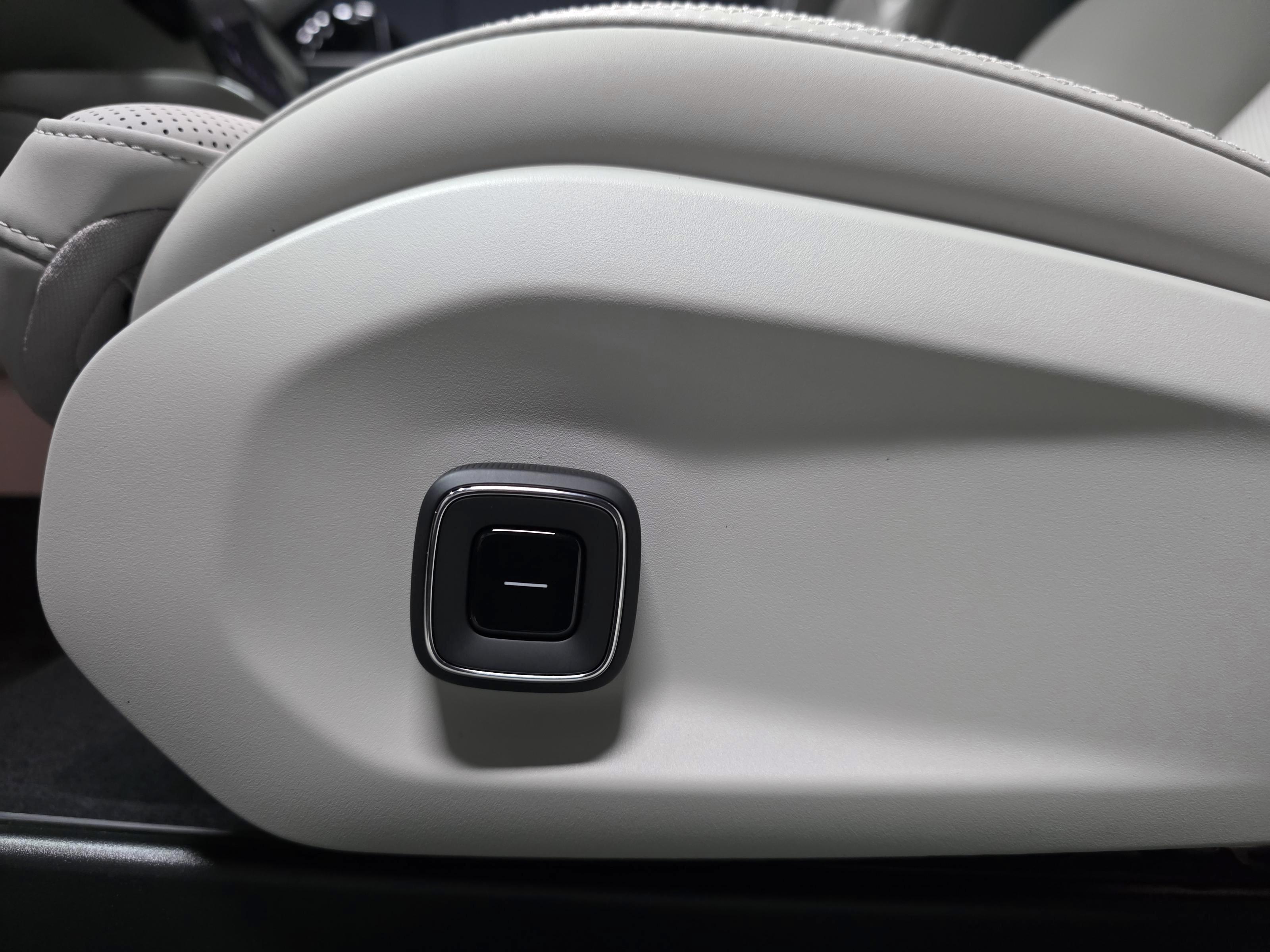 Volvo ES90 14