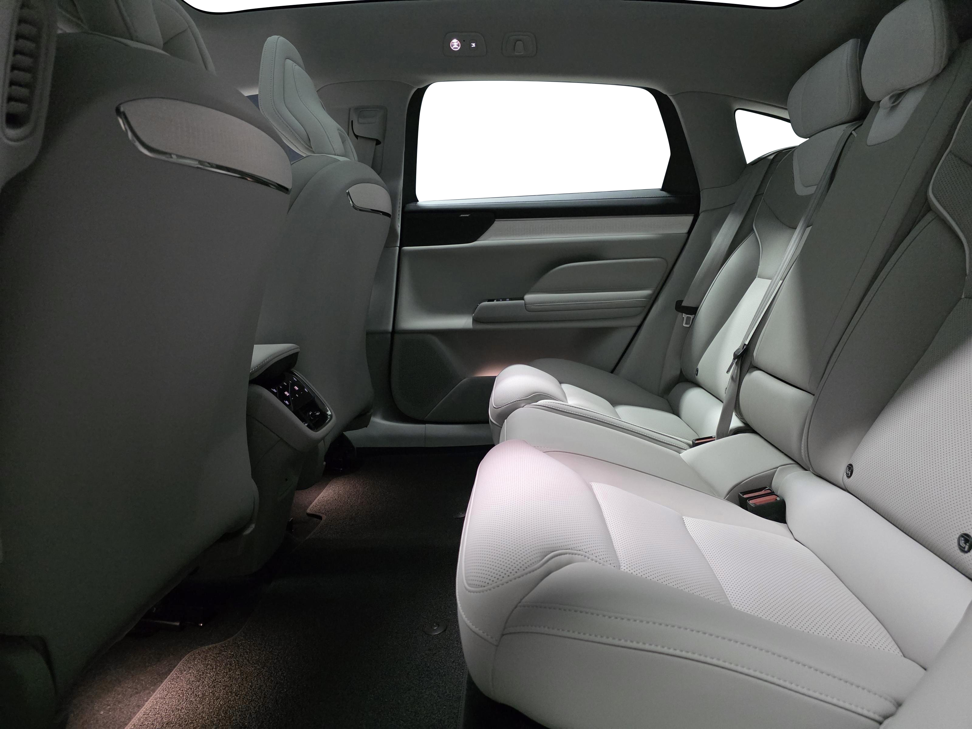 Volvo ES90 9