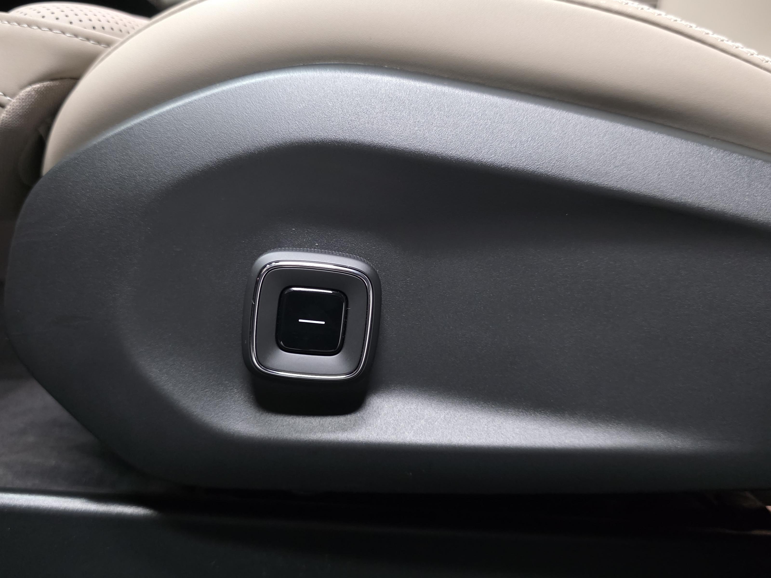 Volvo ES90 15