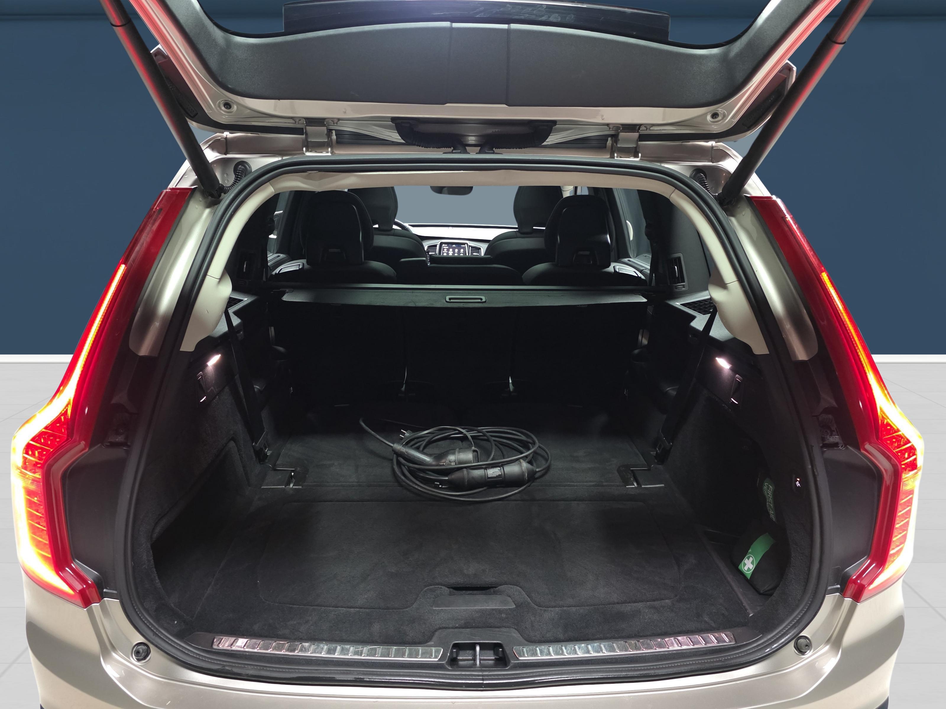 Volvo XC90 11