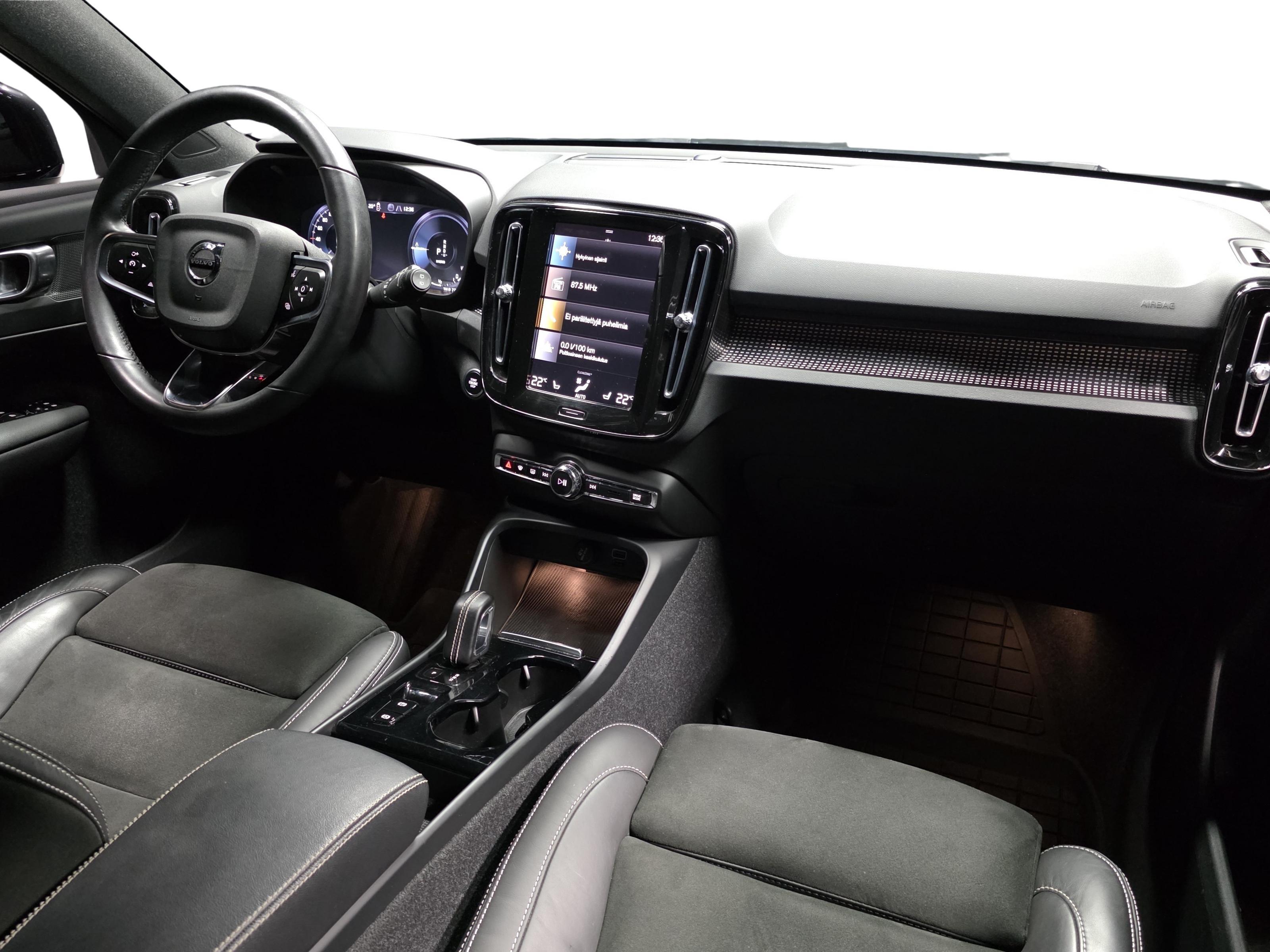 Volvo XC40 17