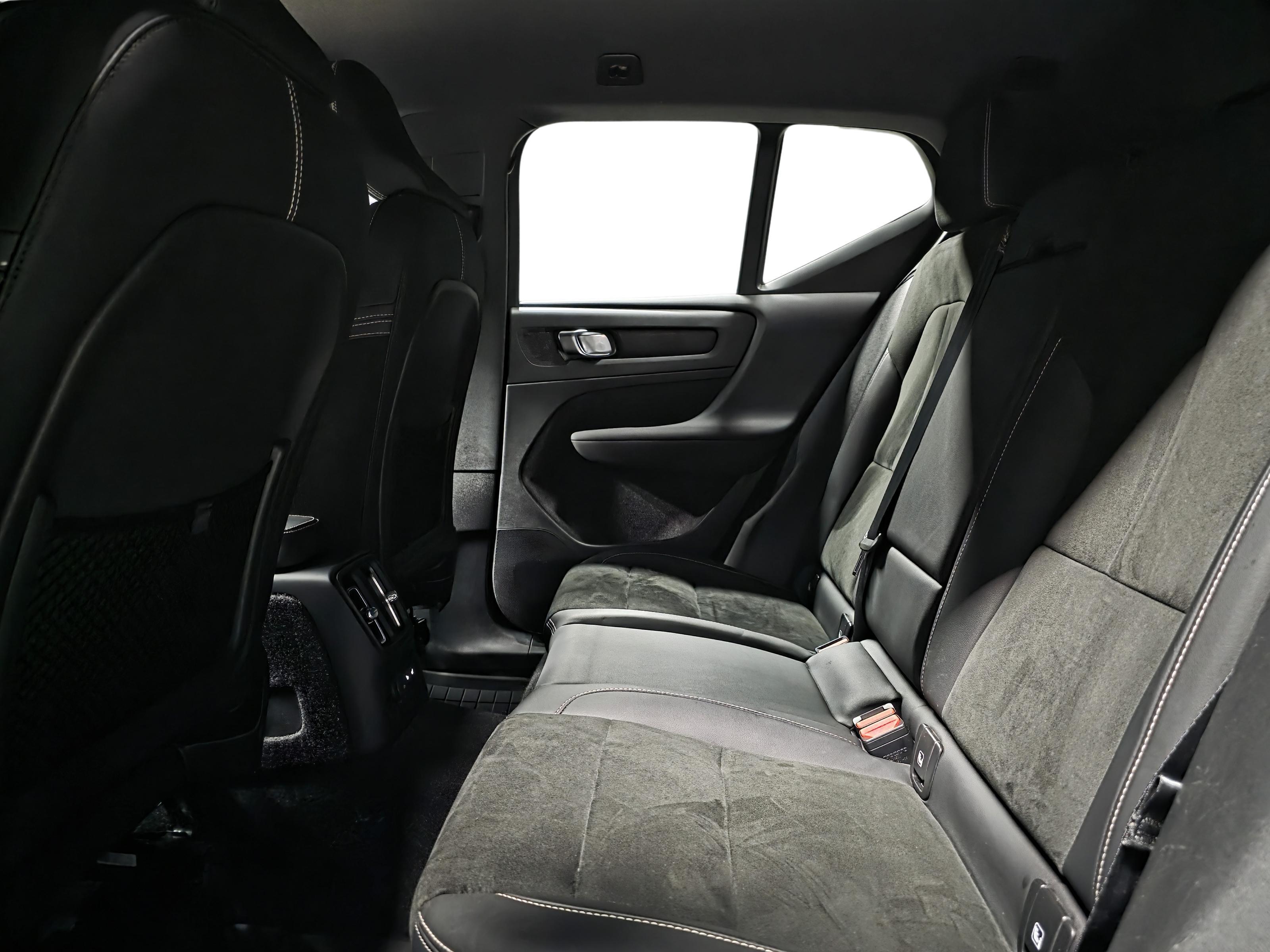 Volvo XC40 9