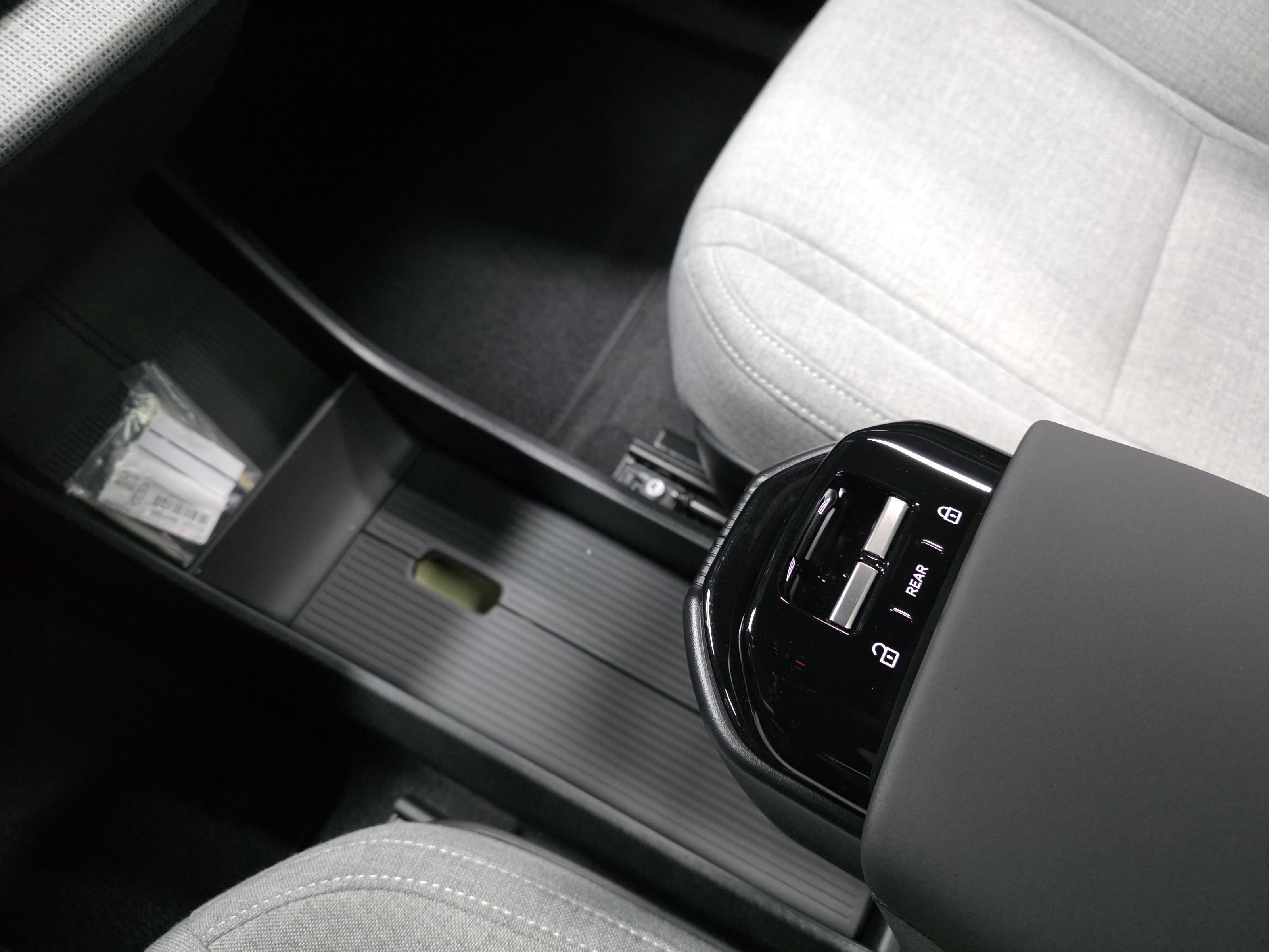 Volvo EX30 12