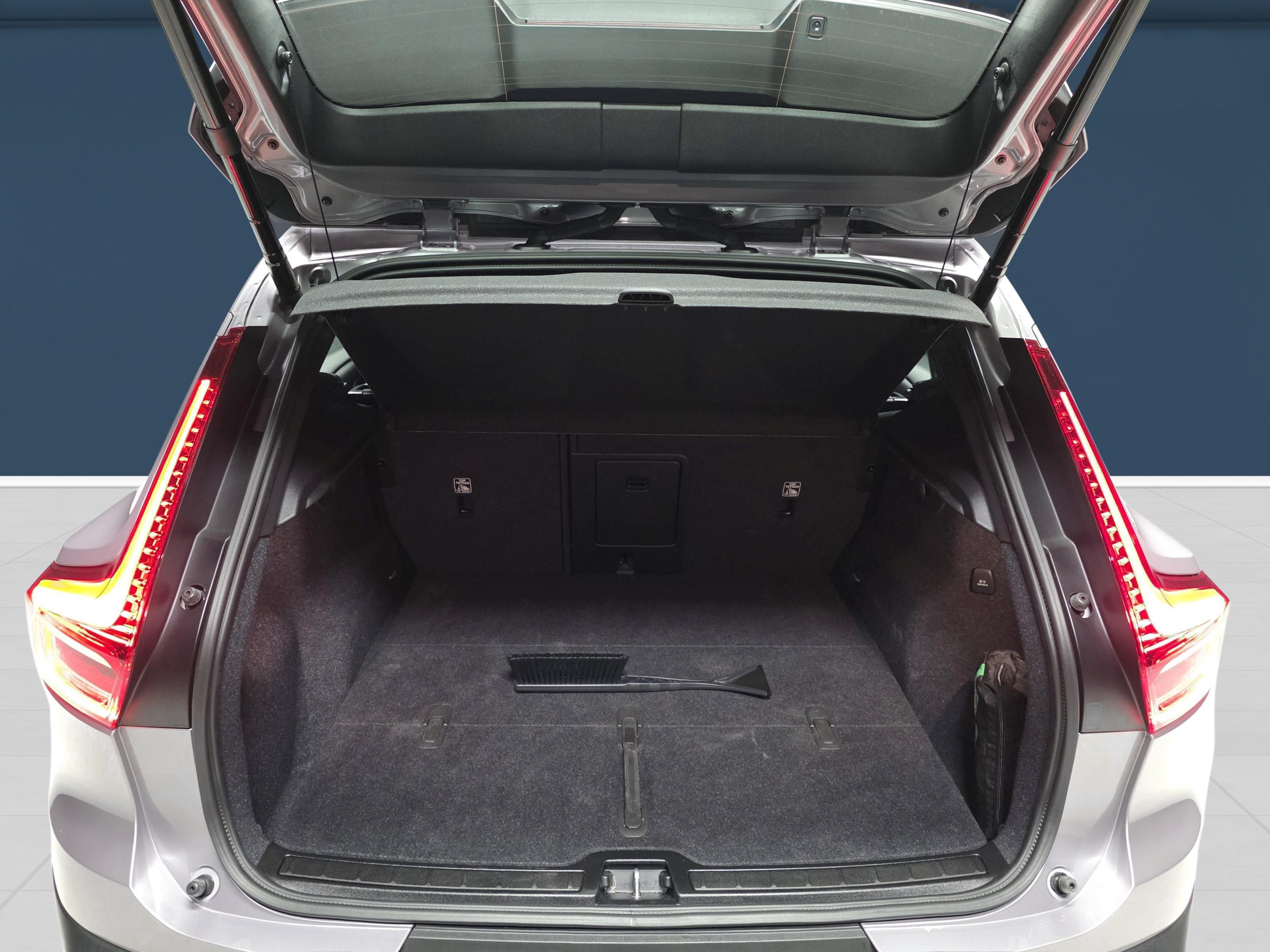 Volvo XC40 11