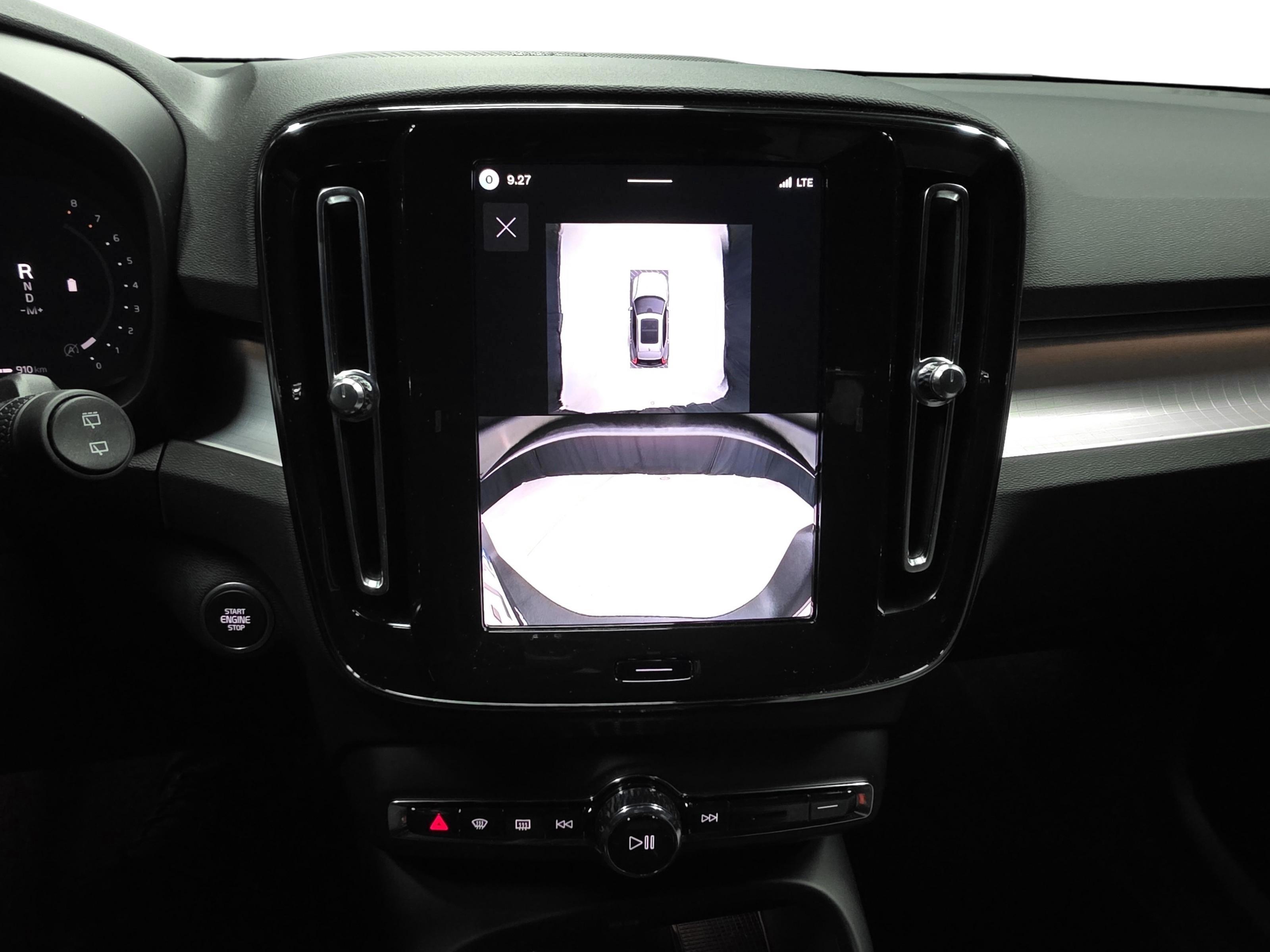 Volvo XC40 12