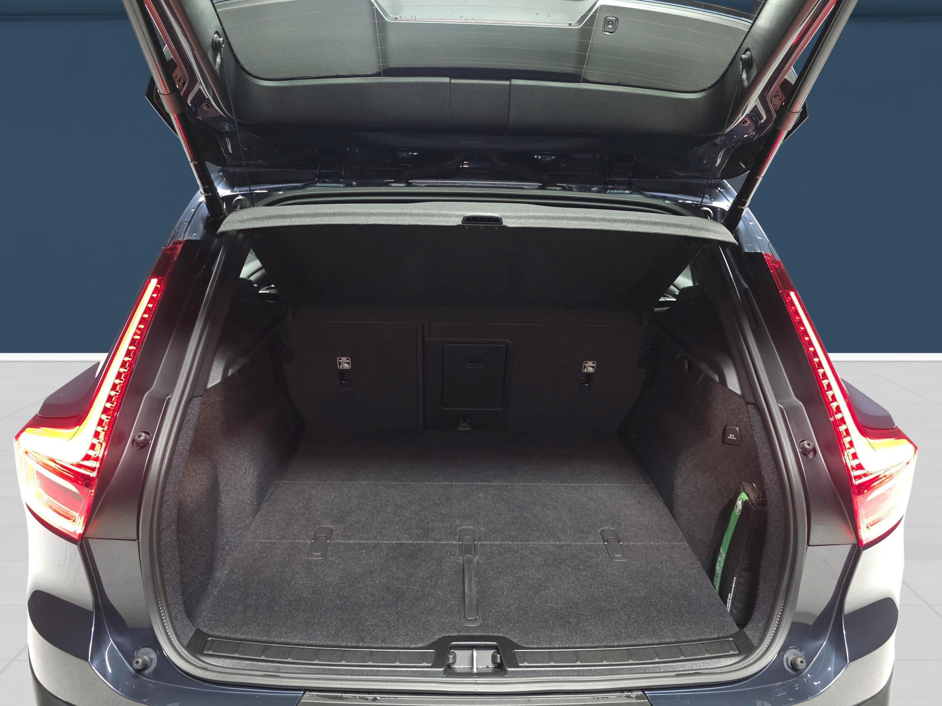 Volvo XC40 11