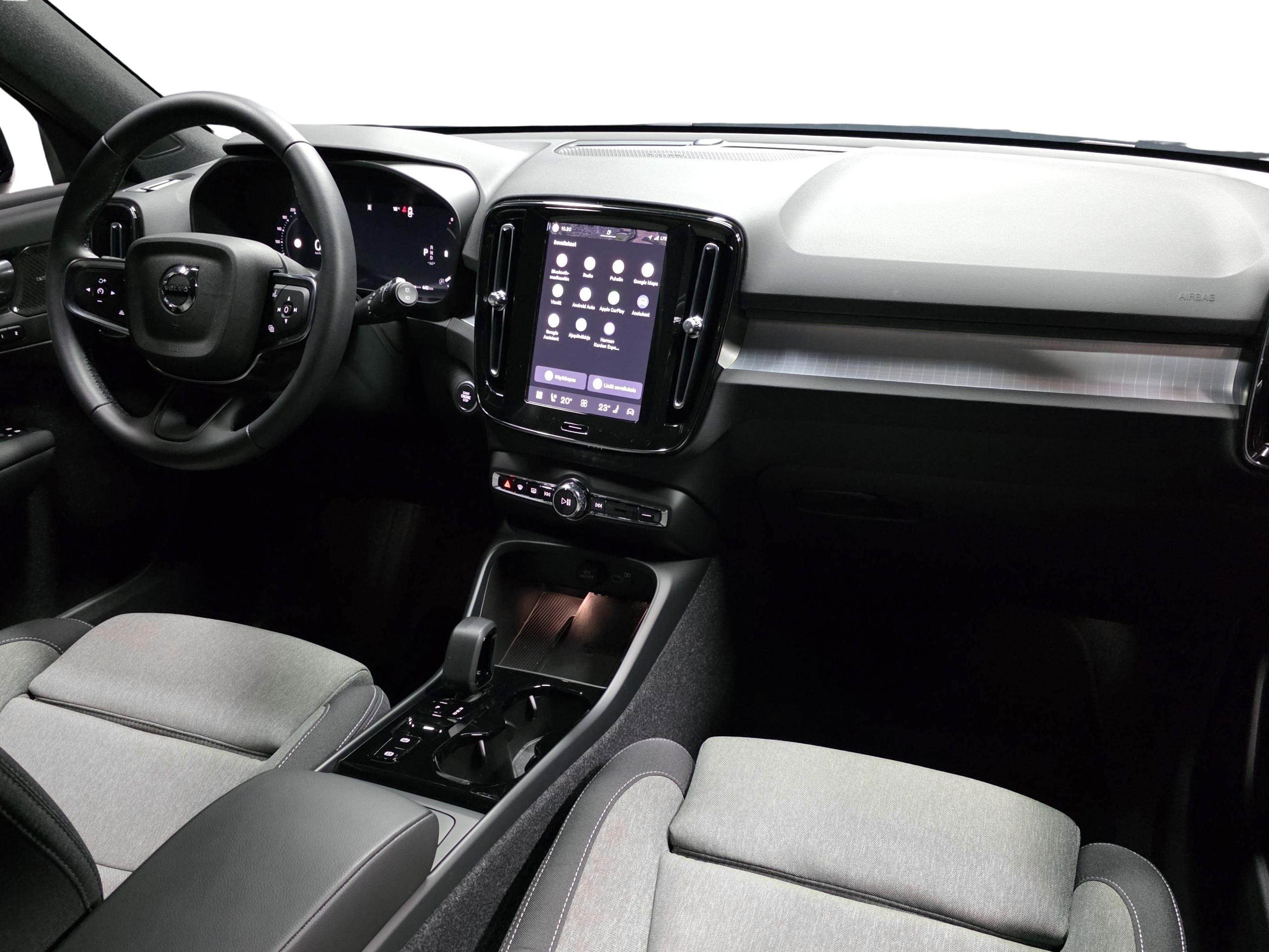 Volvo XC40 16