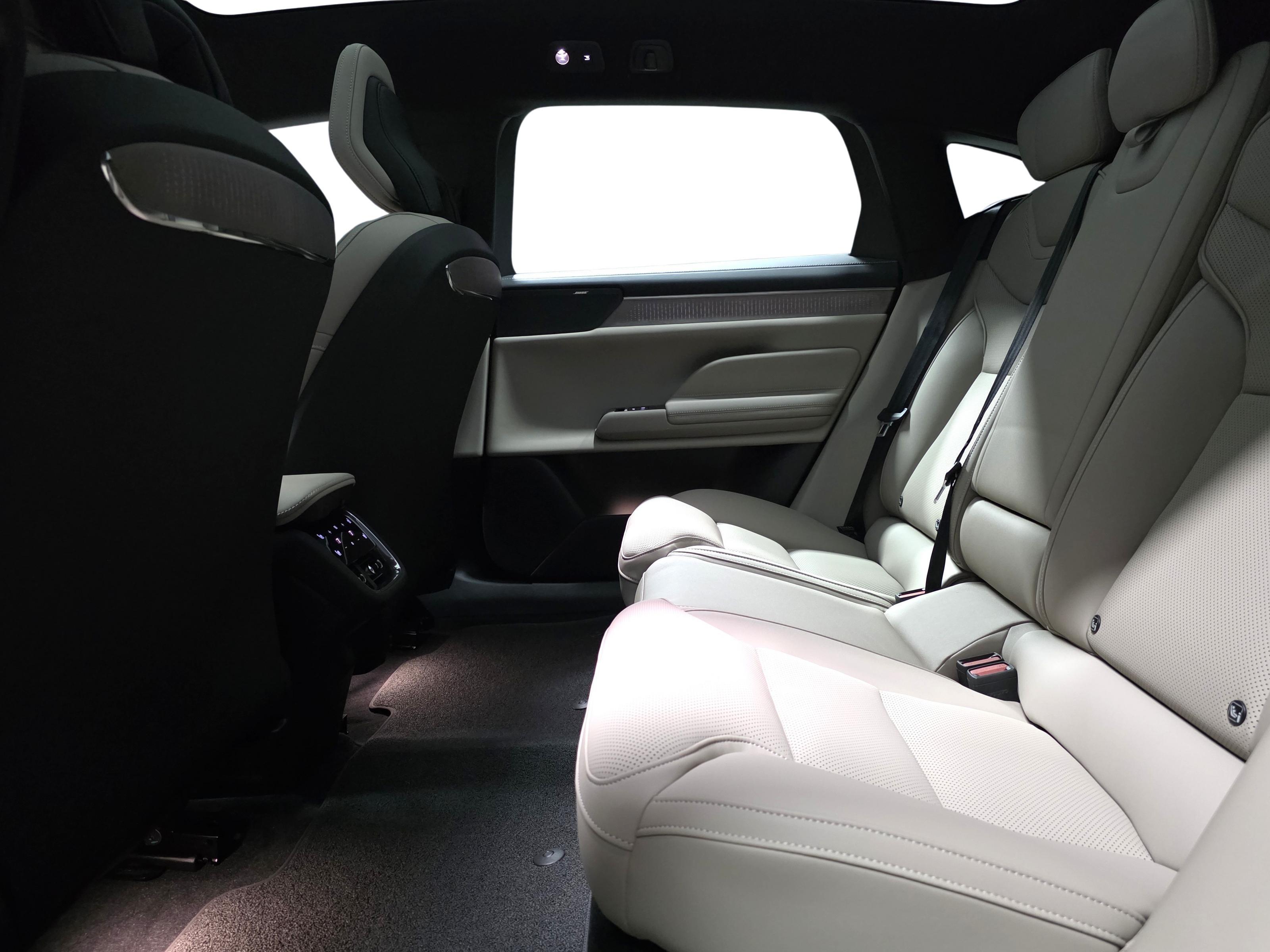 Volvo ES90 9