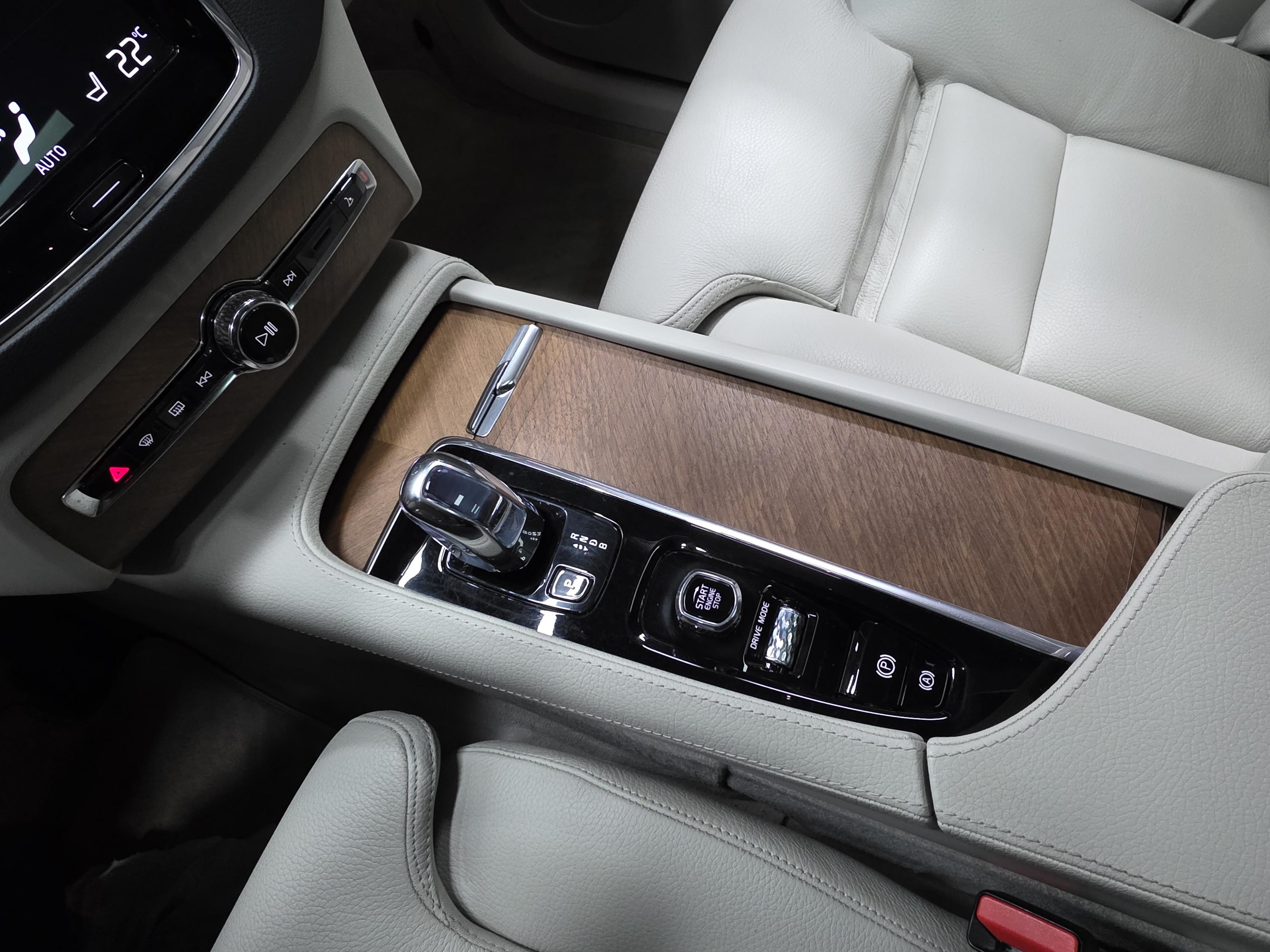 Volvo XC90 15