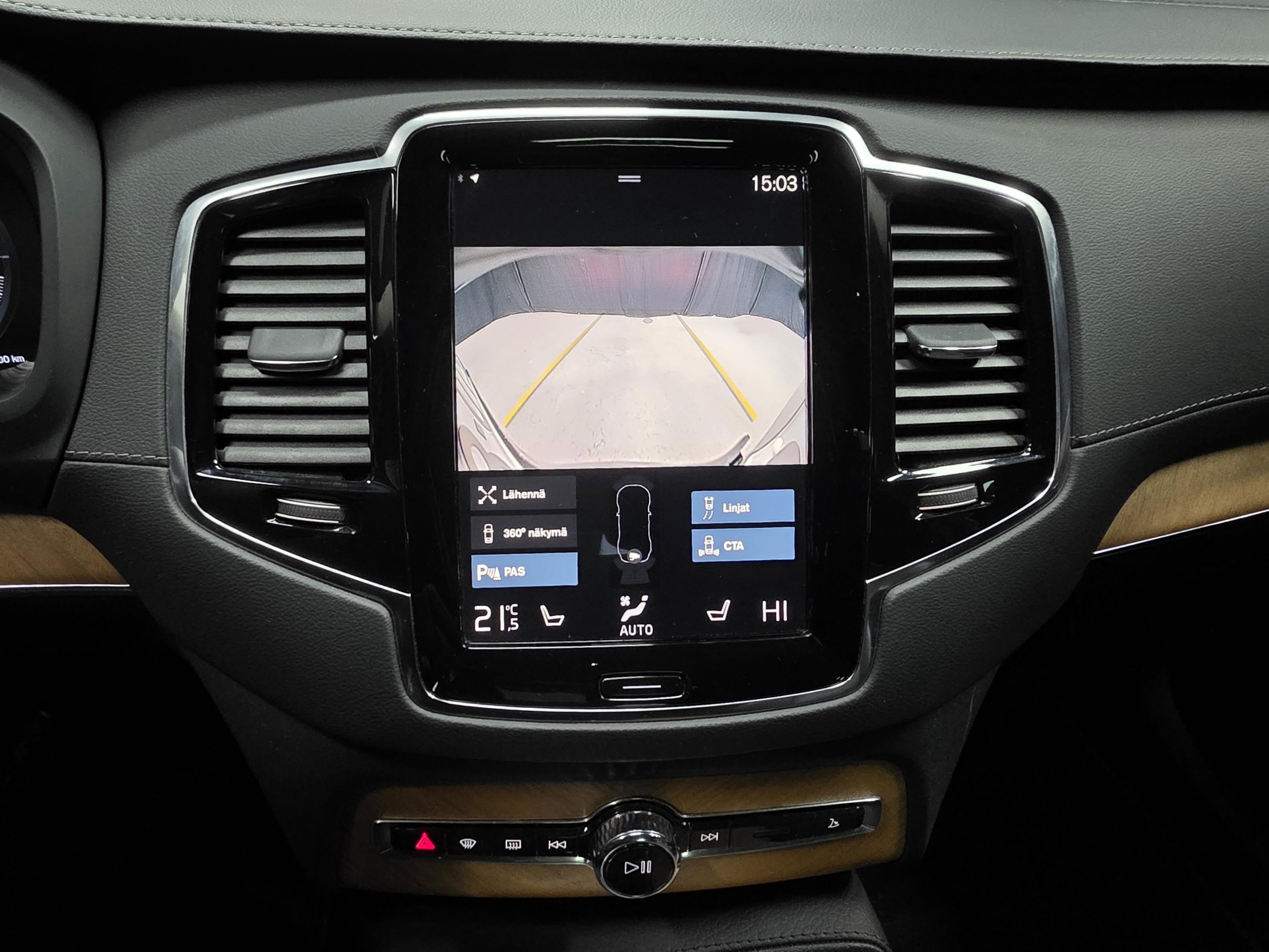 Volvo XC90 13