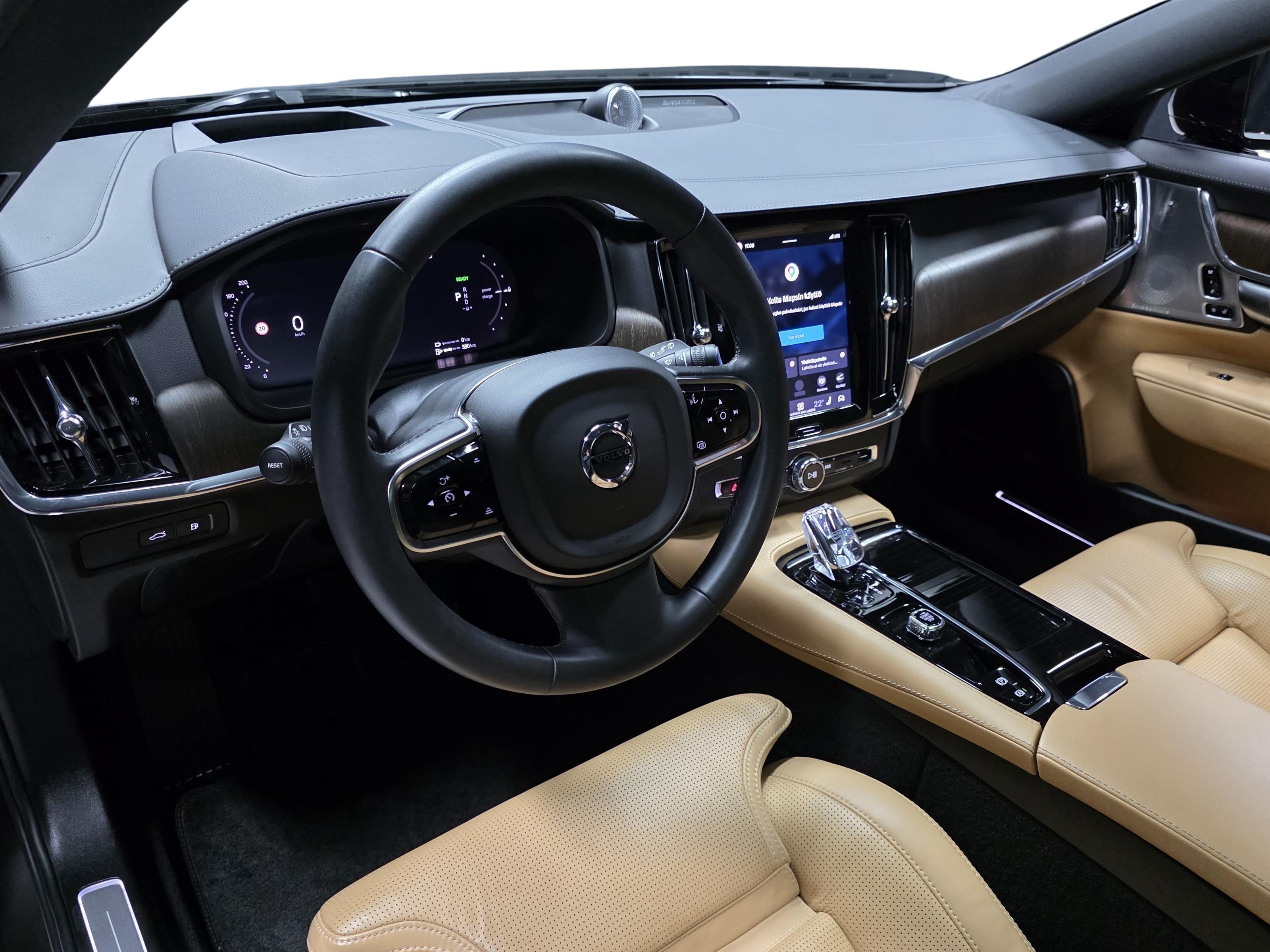 Volvo V90 8