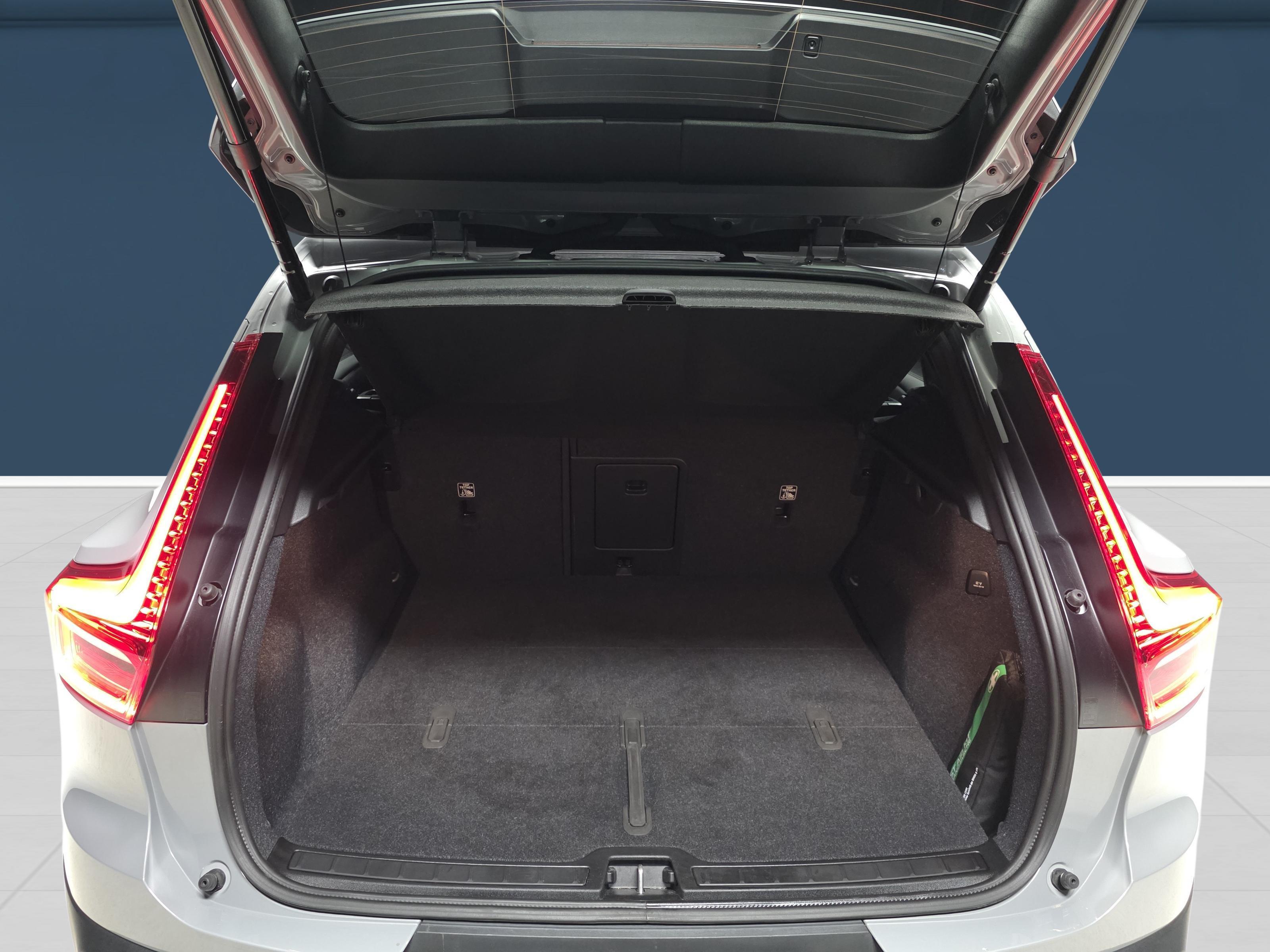 Volvo XC40 11